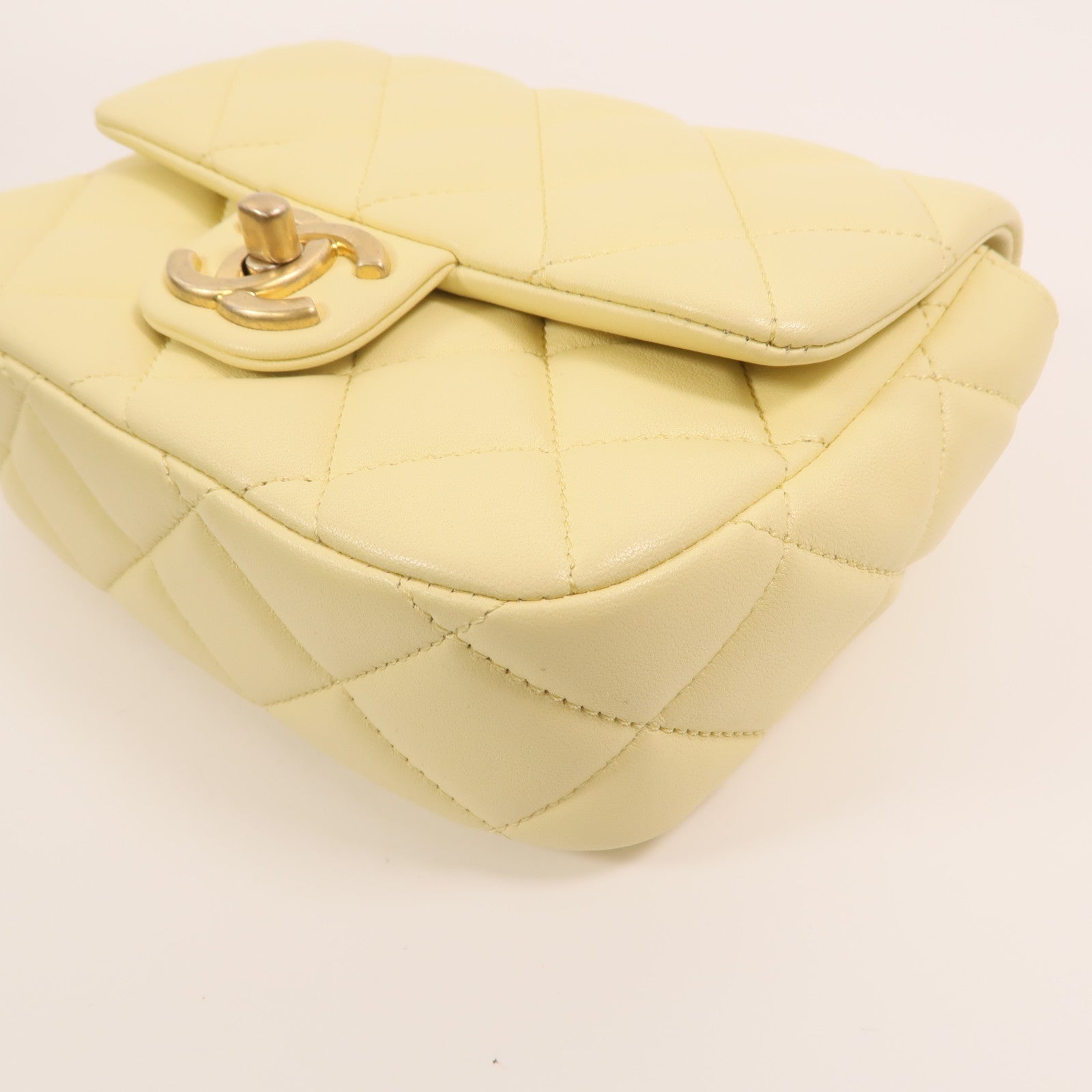 CHANEL 羊皮皮革Mini Flap Bag金扣鏈帶肩背袋