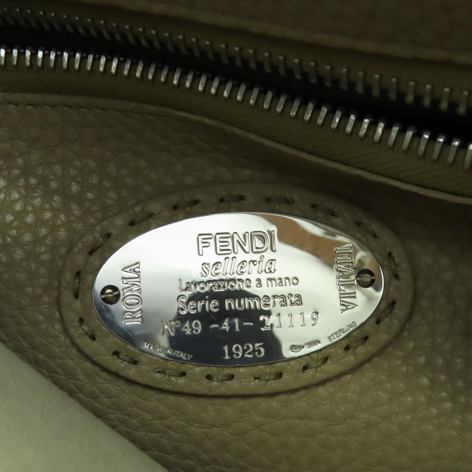 FENDI 【均一特價】牛皮皮革Peekaboo銀扣手挽肩背兩用袋啡色