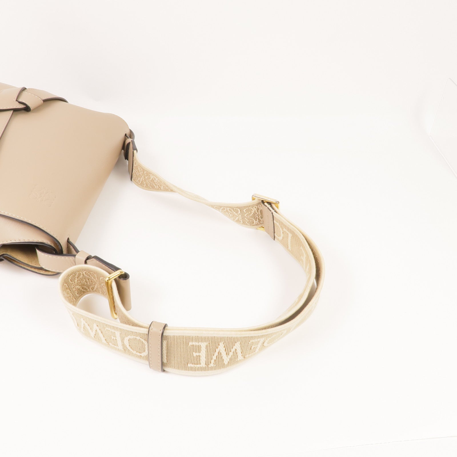 LOEWE 牛皮皮革Gate Small金扣肩背袋