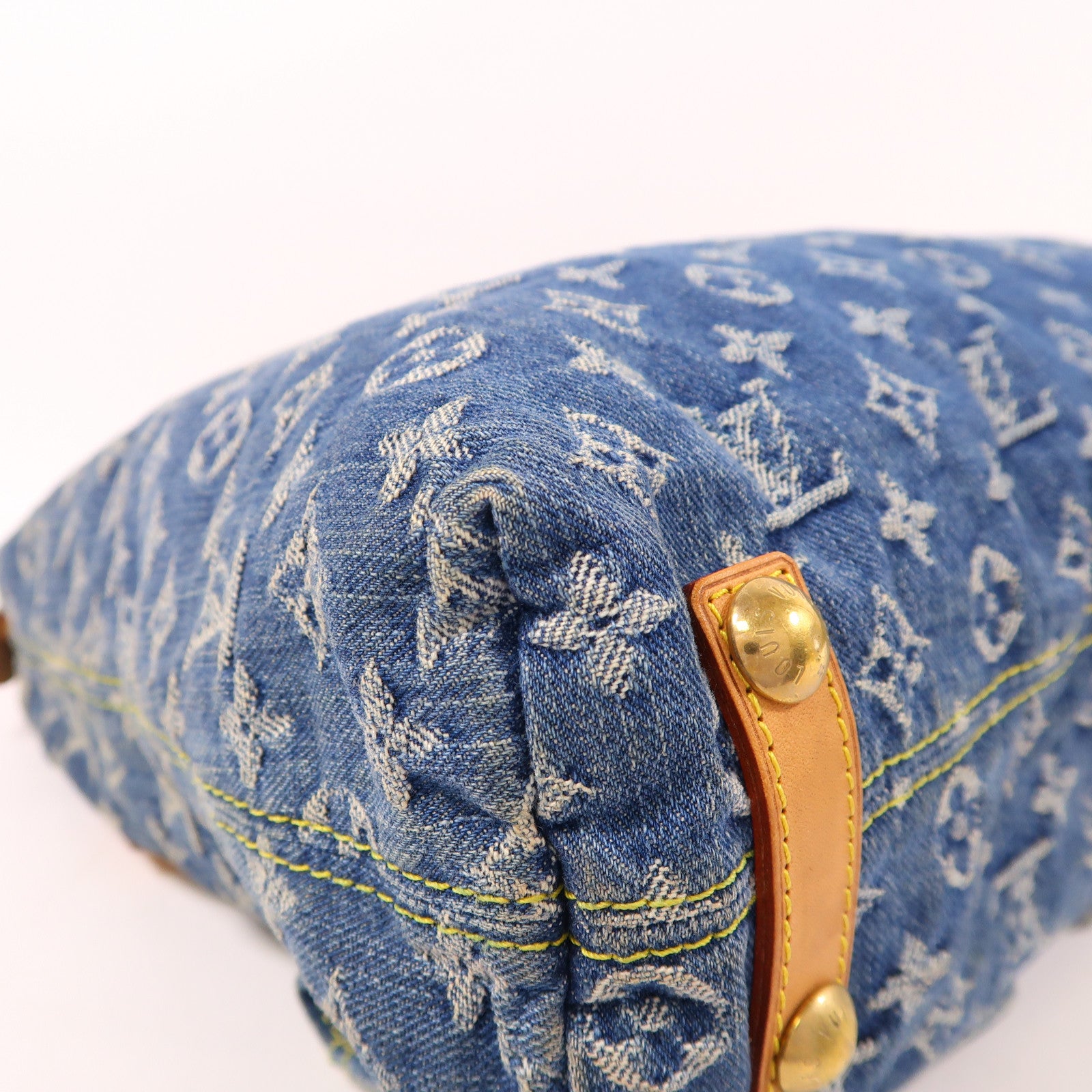 LOUIS VUITTON Monogram Denim Buggy GM金扣肩背袋