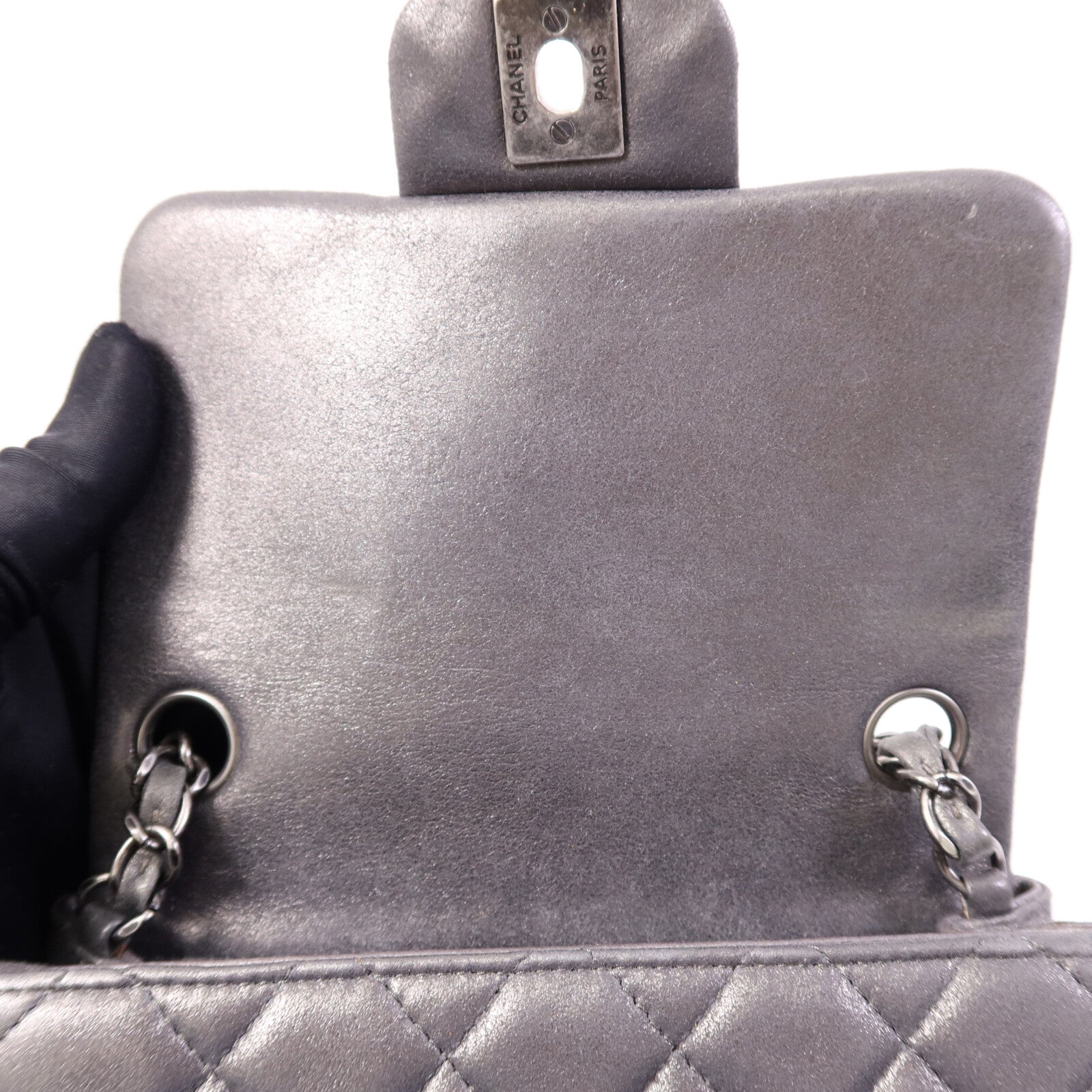 CHANEL 牛皮皮革Mini Classic 17銀扣鏈帶肩背袋