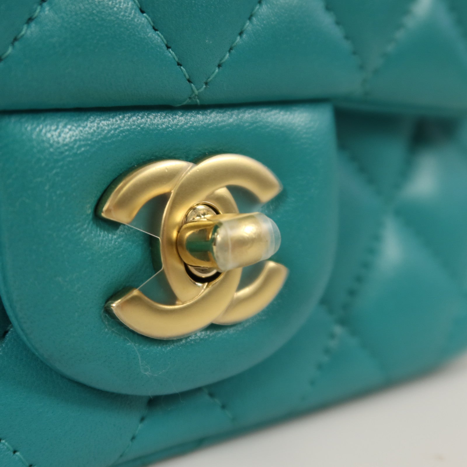 CHANEL 羊皮皮革Mini Classic 17鏈帶肩背袋