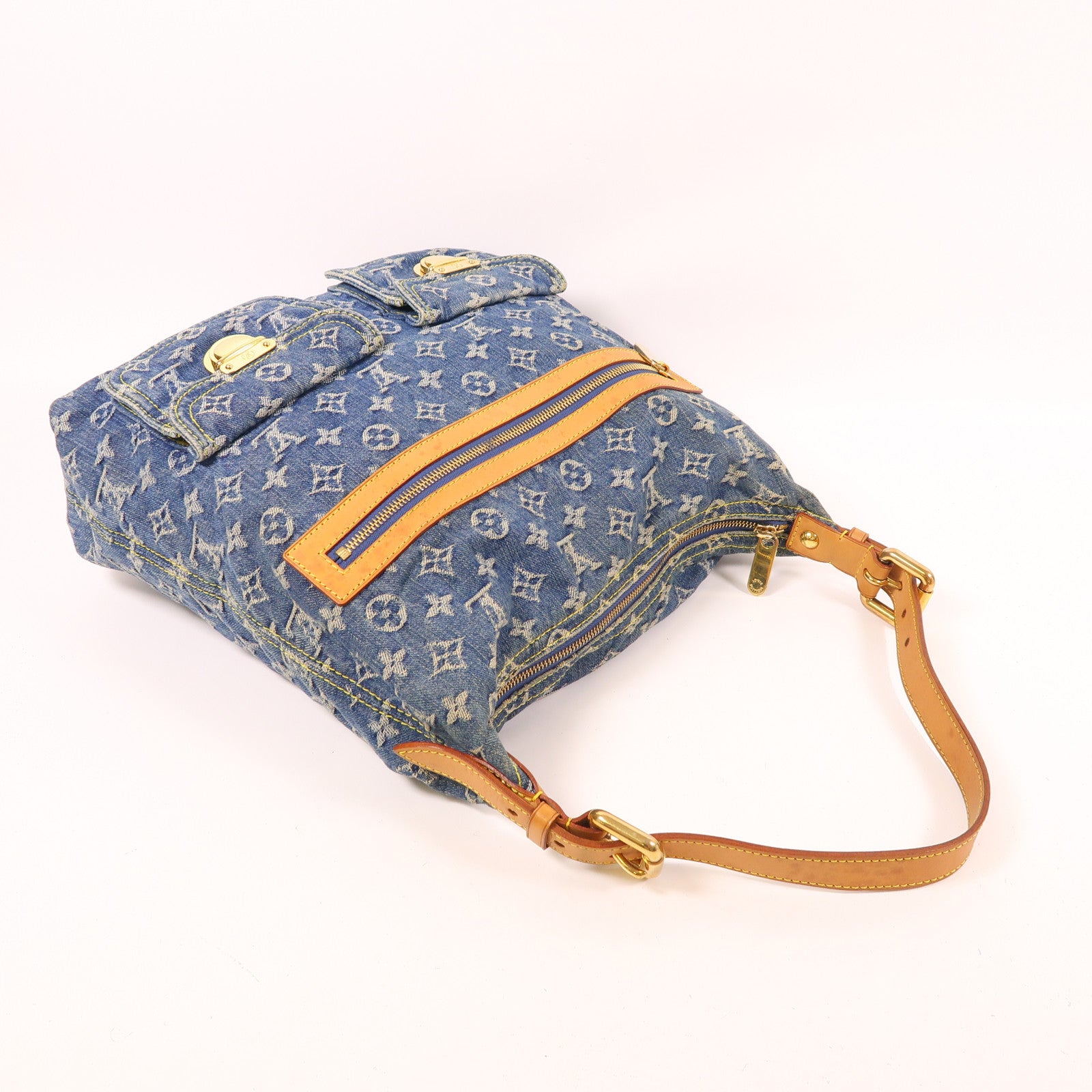 LOUIS VUITTON Monogram Denim Buggy GM金扣肩背袋