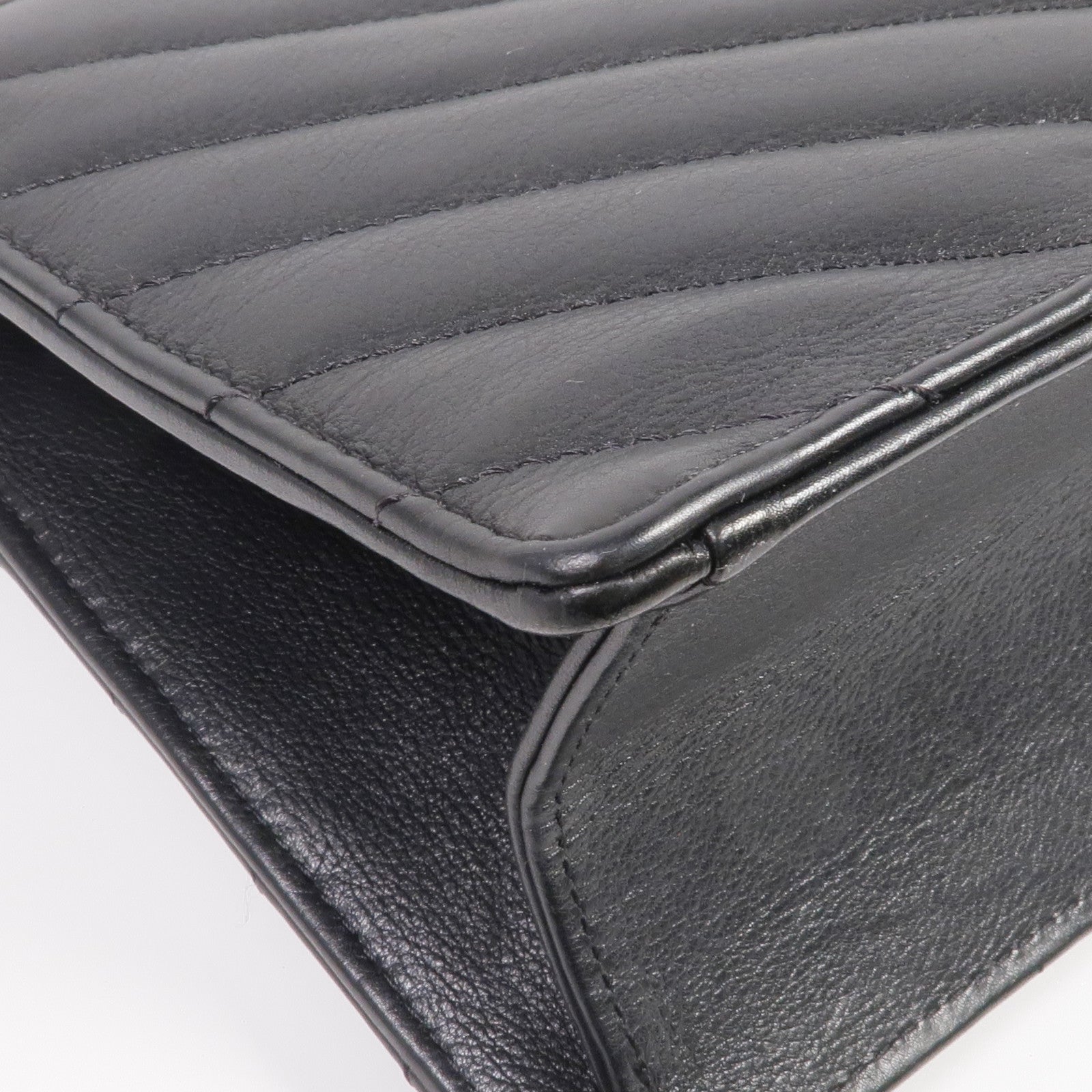 CHANEL 牛皮皮革Chain Shoulder金扣鏈帶肩背袋