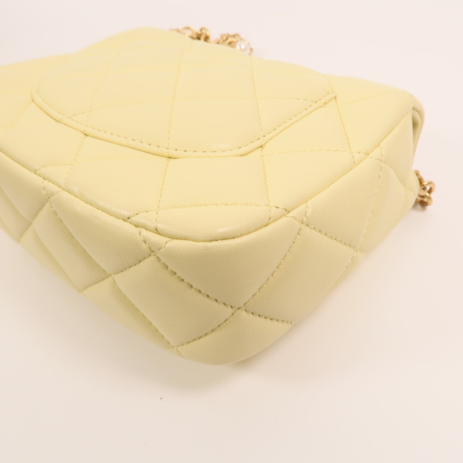 CHANEL 羊皮皮革Mini Flap Bag金扣鏈帶肩背袋