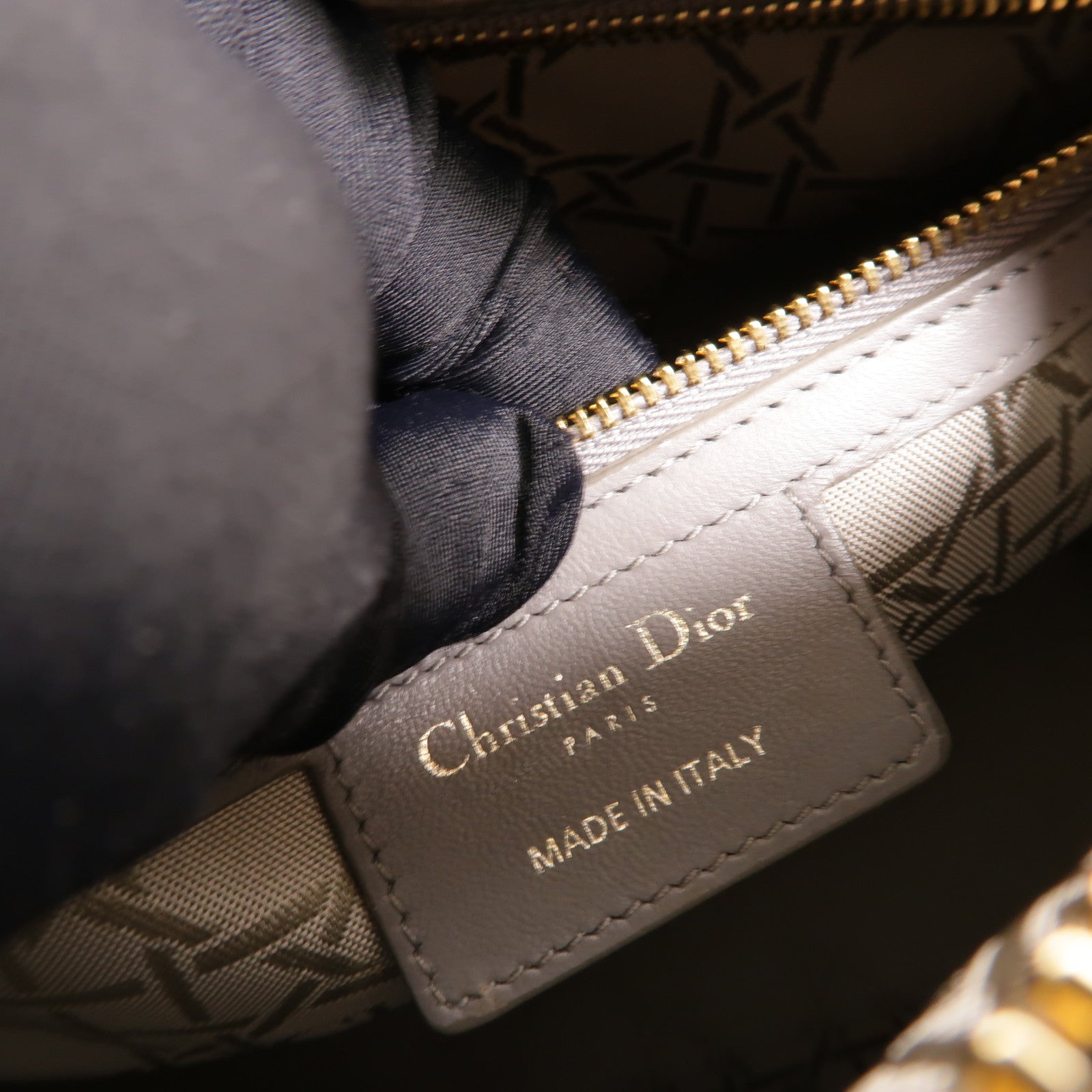Dior 羊皮皮革Lady Dior Medium手挽肩背兩用袋