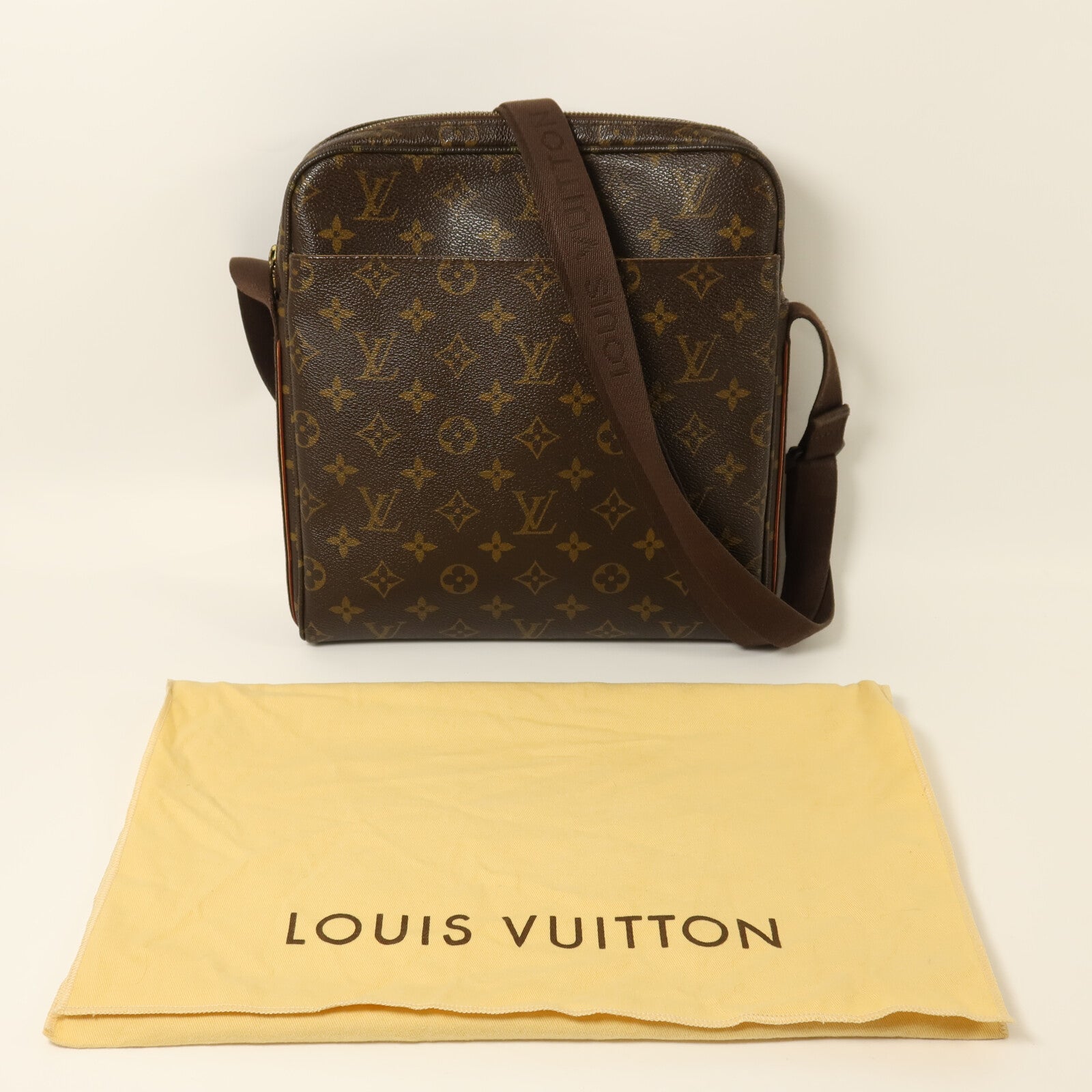 LOUIS VUITTON Monogram Trotteur Beaubourg金扣肩背袋