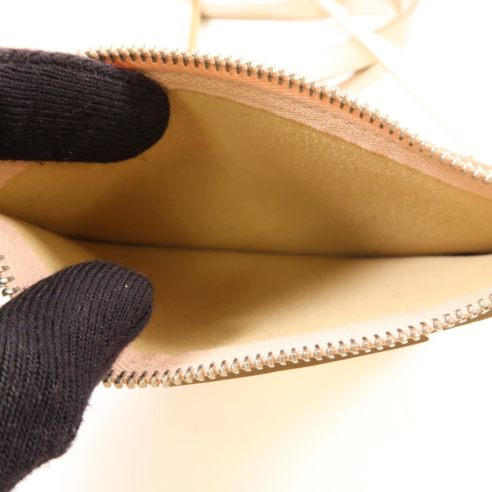 GIVENCHY 牛皮皮革2 Way Bag銀扣手挽肩背兩用袋米色