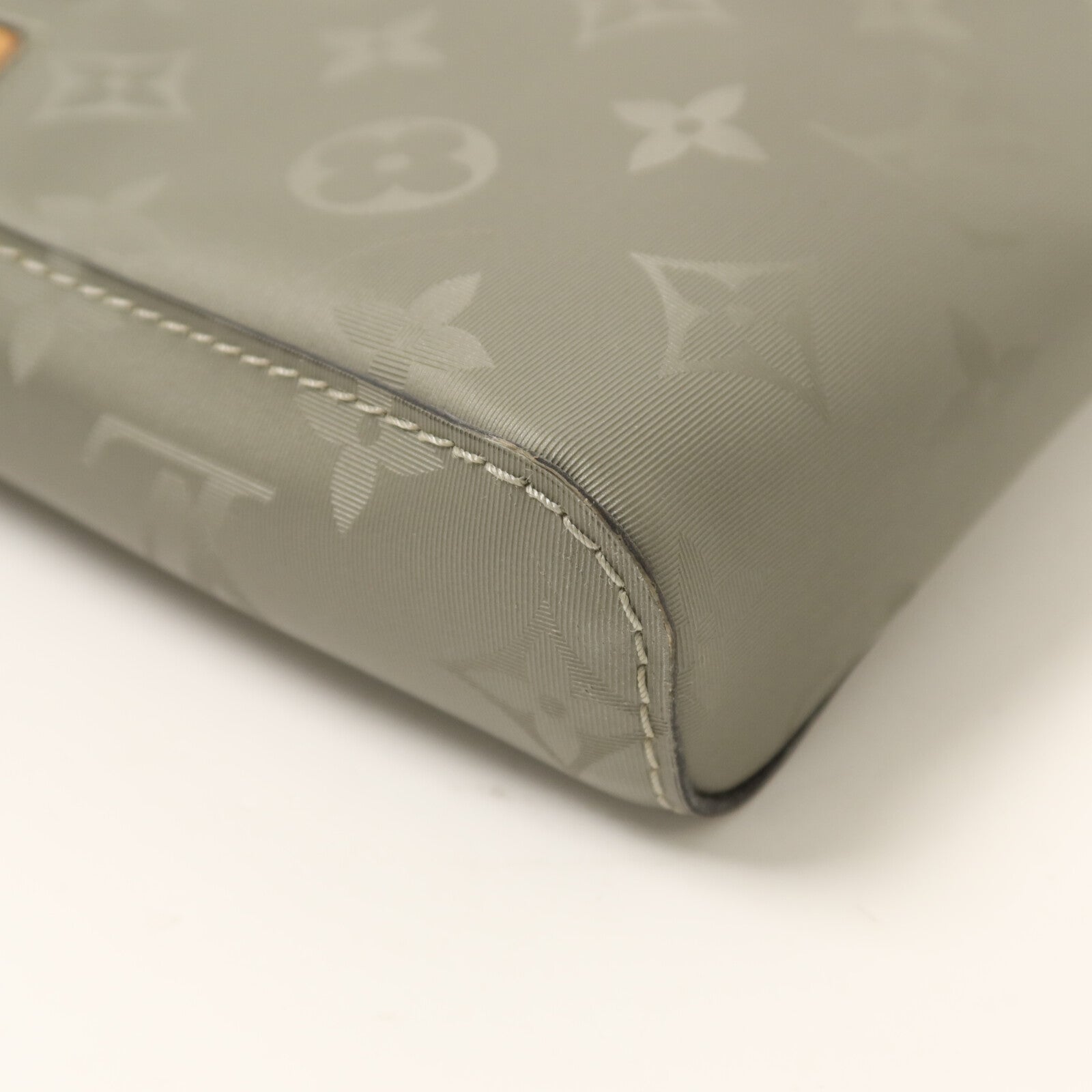 LOUIS VUITTON Monogram Titanium Messenger PM金扣肩背袋