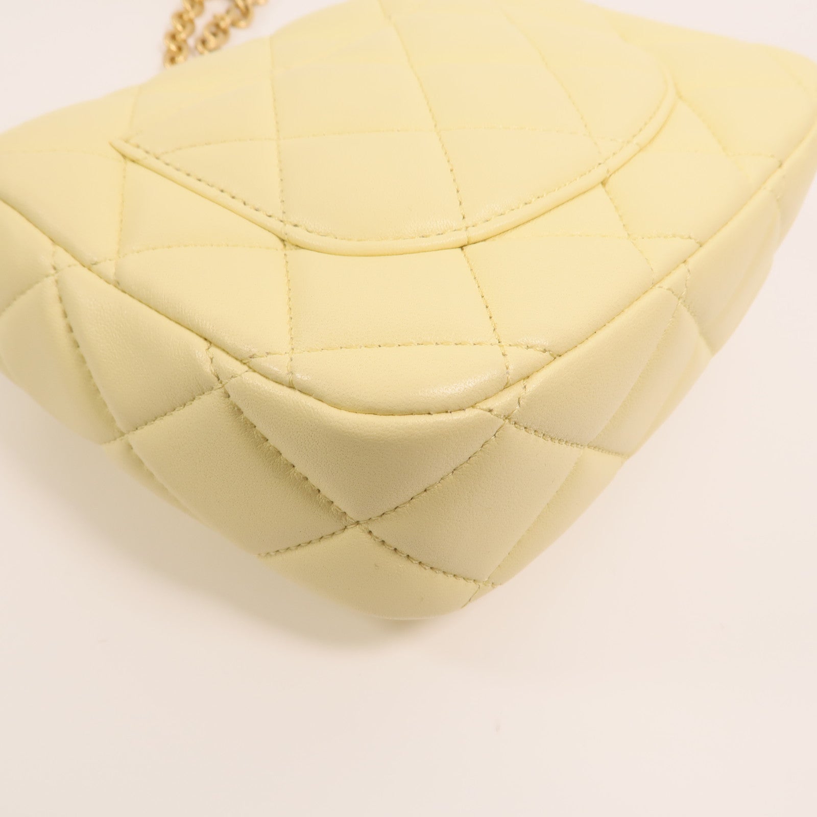 CHANEL 羊皮皮革Mini Flap Bag金扣鏈帶肩背袋