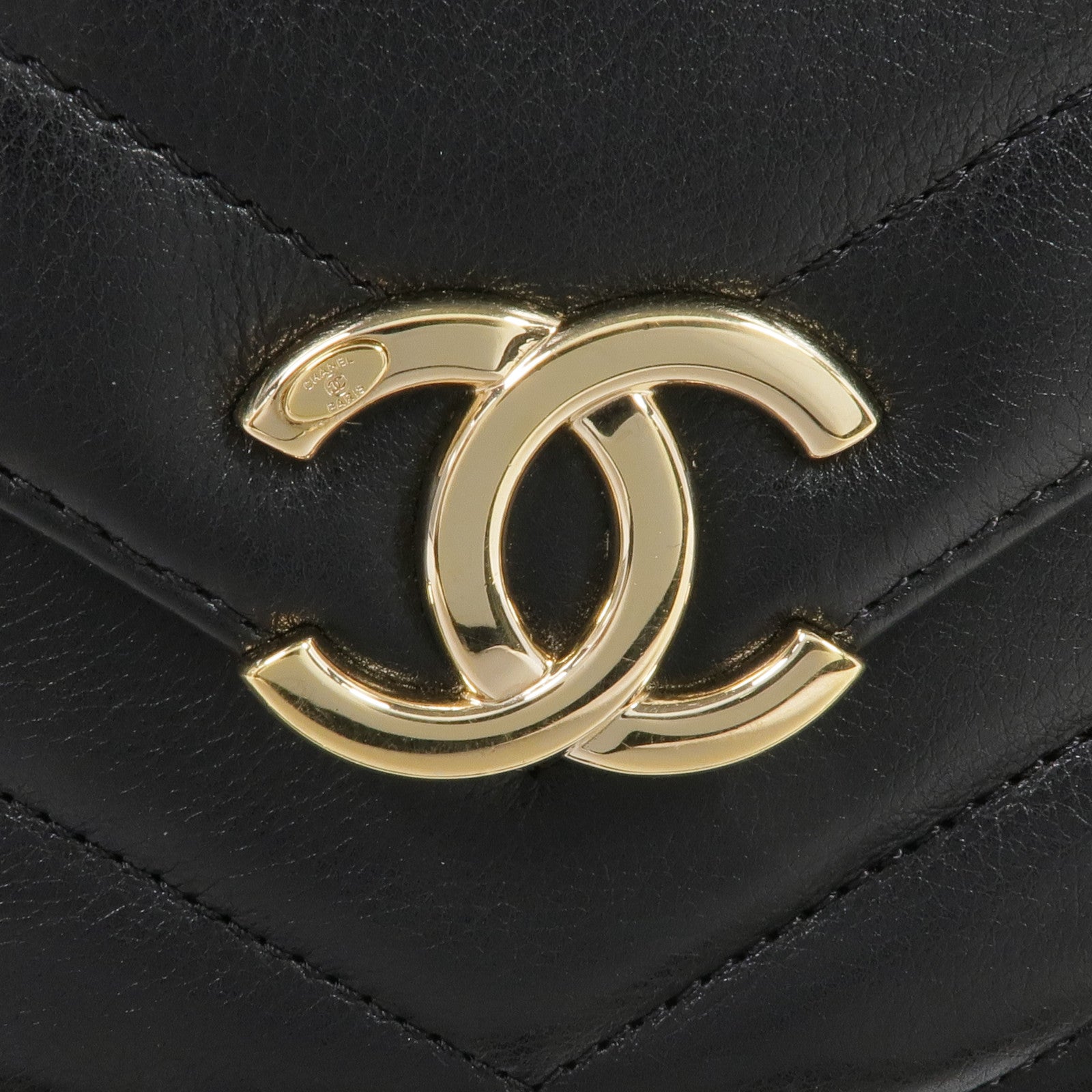 CHANEL 牛皮皮革Chain Shoulder金扣鏈帶肩背袋