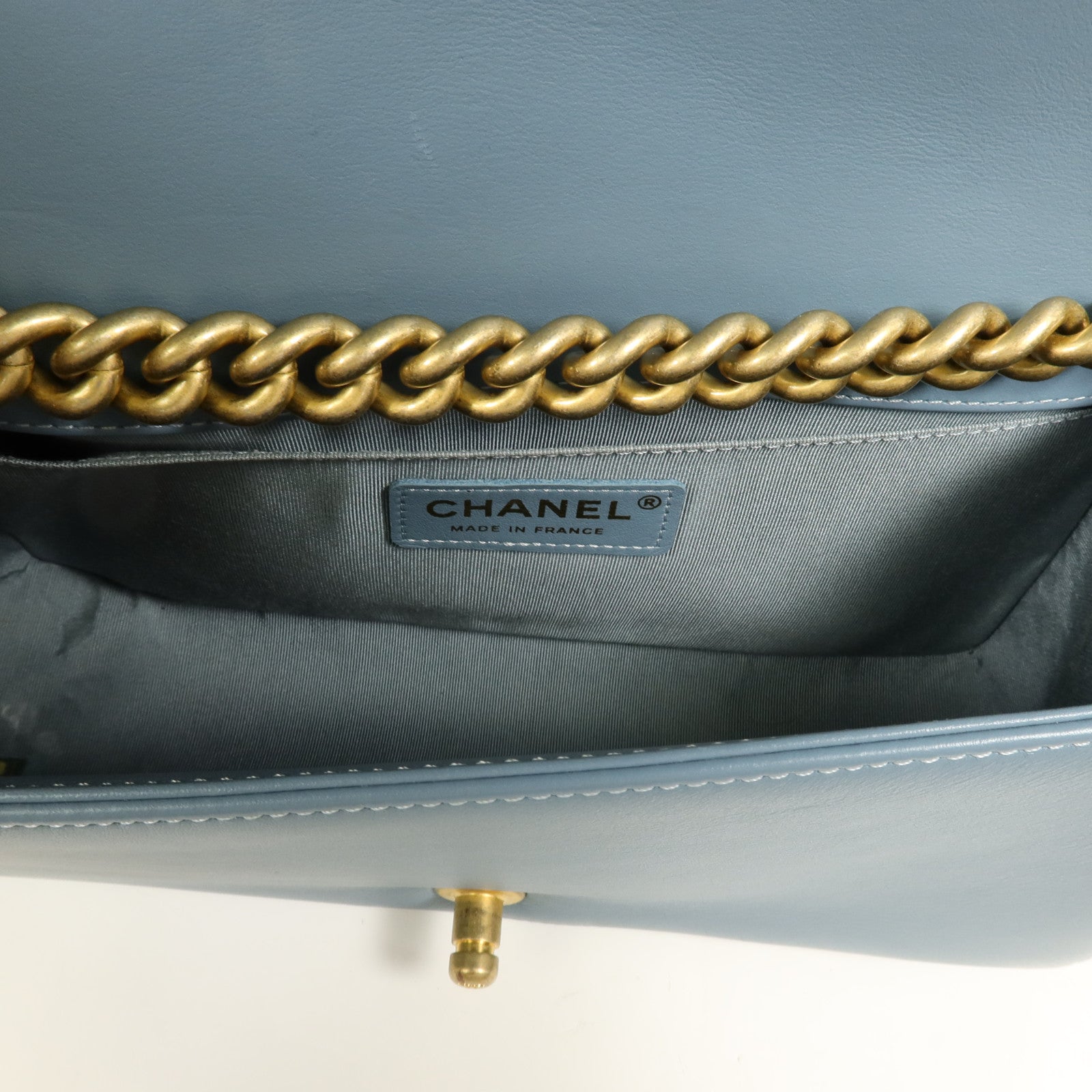 CHANEL 羊皮皮革Boy 25金扣鏈帶肩背袋