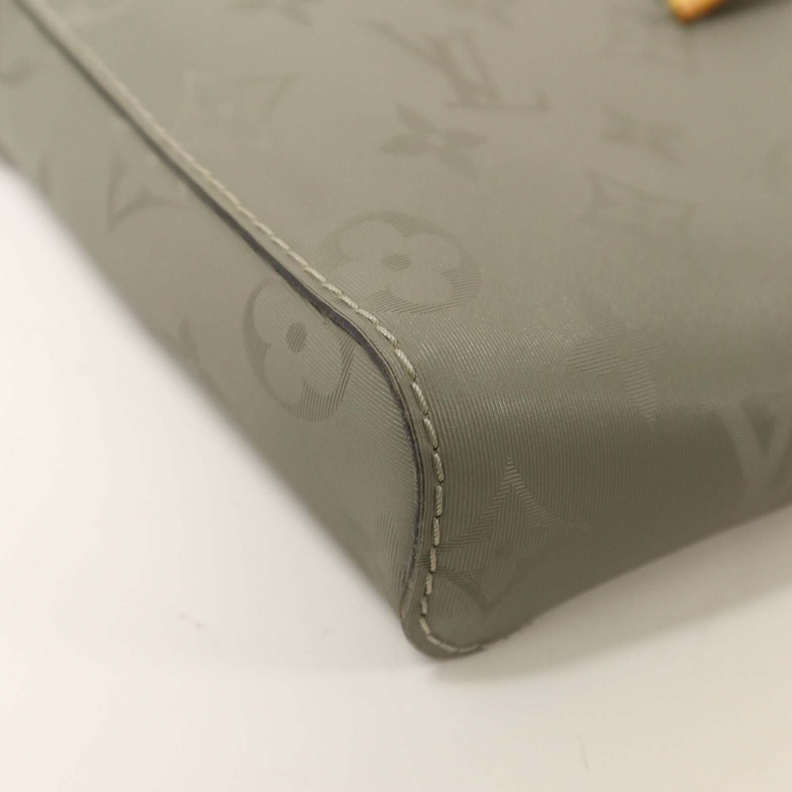 LOUIS VUITTON Monogram Titanium Messenger PM金扣肩背袋