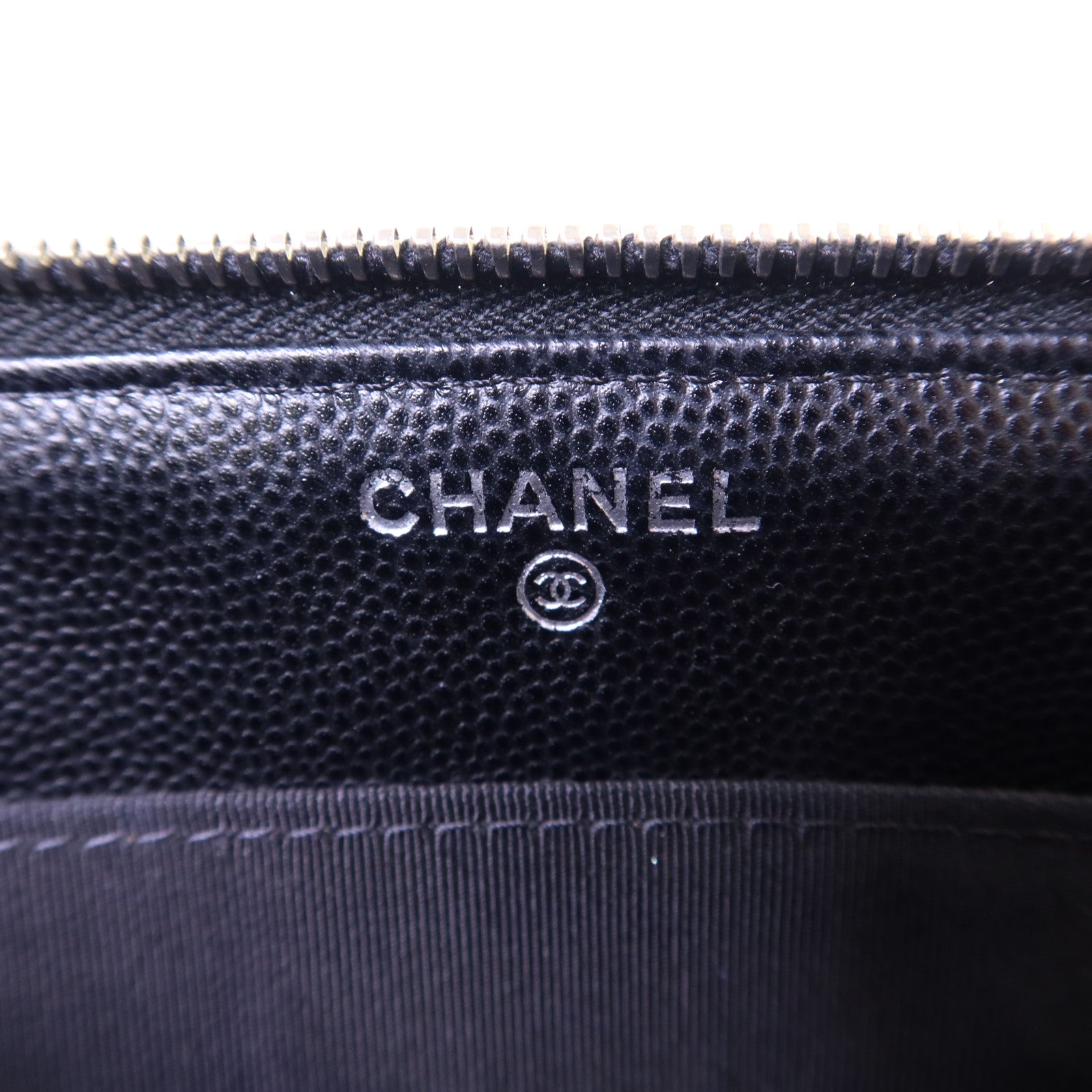 CHANEL 牛皮皮革Pouch銀扣小袋