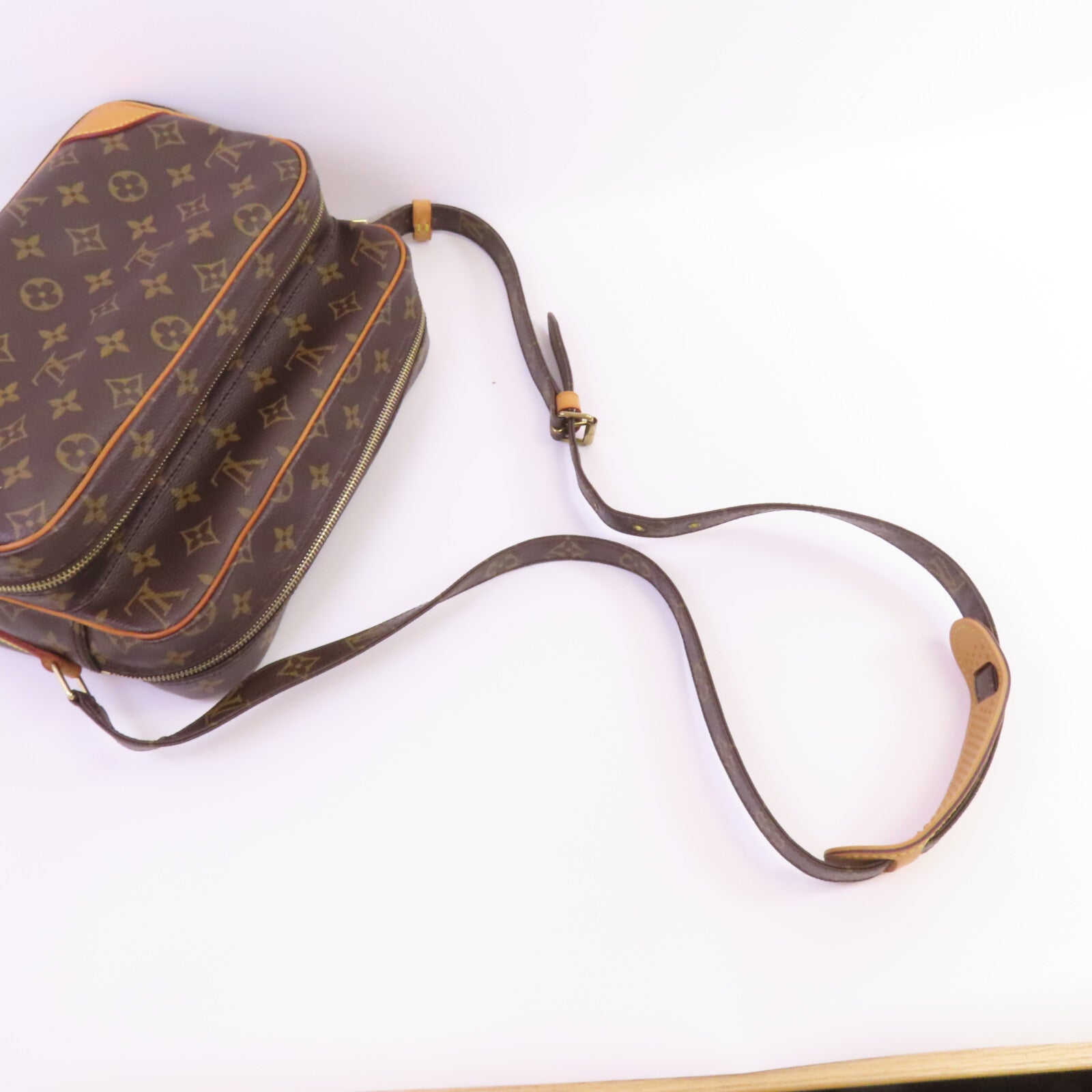 LOUIS VUITTON Monogram Nile金扣肩背袋