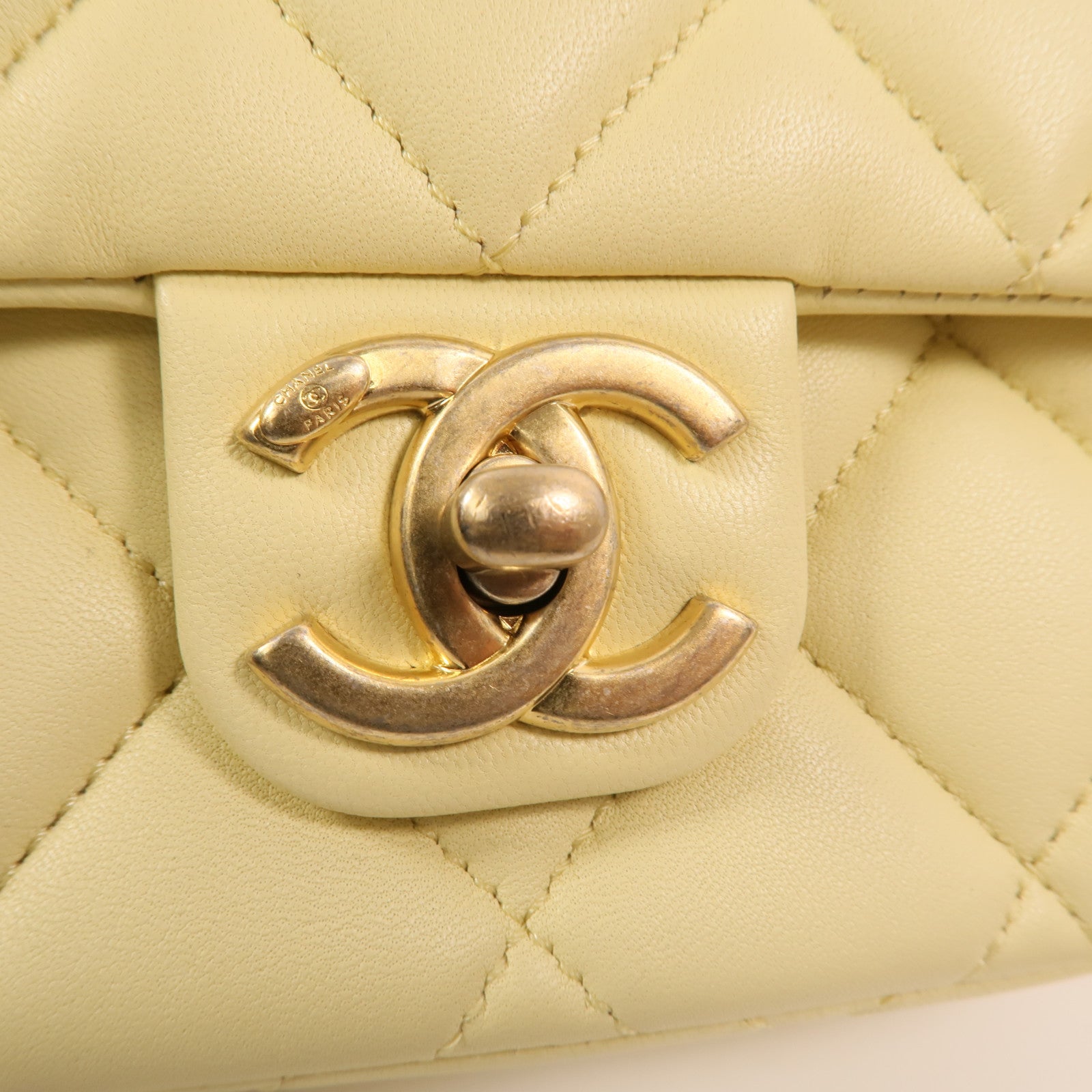 CHANEL 羊皮皮革Mini Flap Bag金扣鏈帶肩背袋
