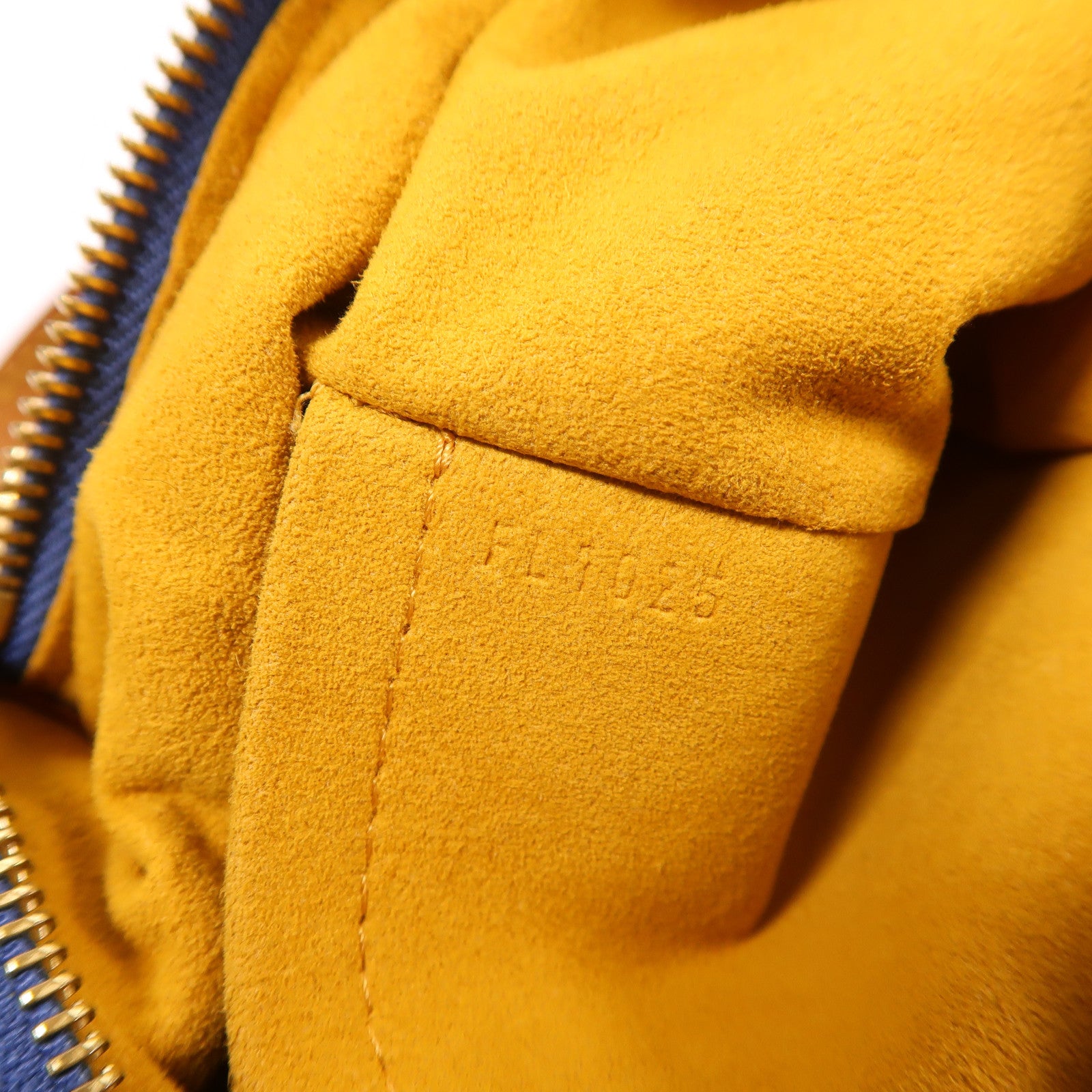 LOUIS VUITTON Monogram Denim Buggy GM金扣肩背袋