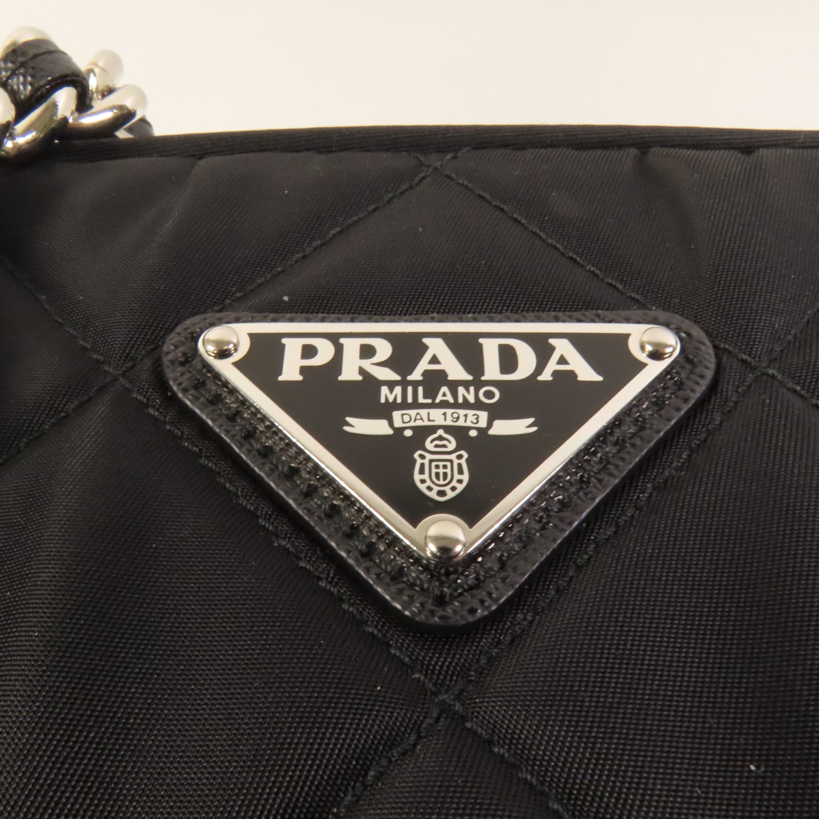 PRADA 尼龍Sholder Bag銀扣肩背袋