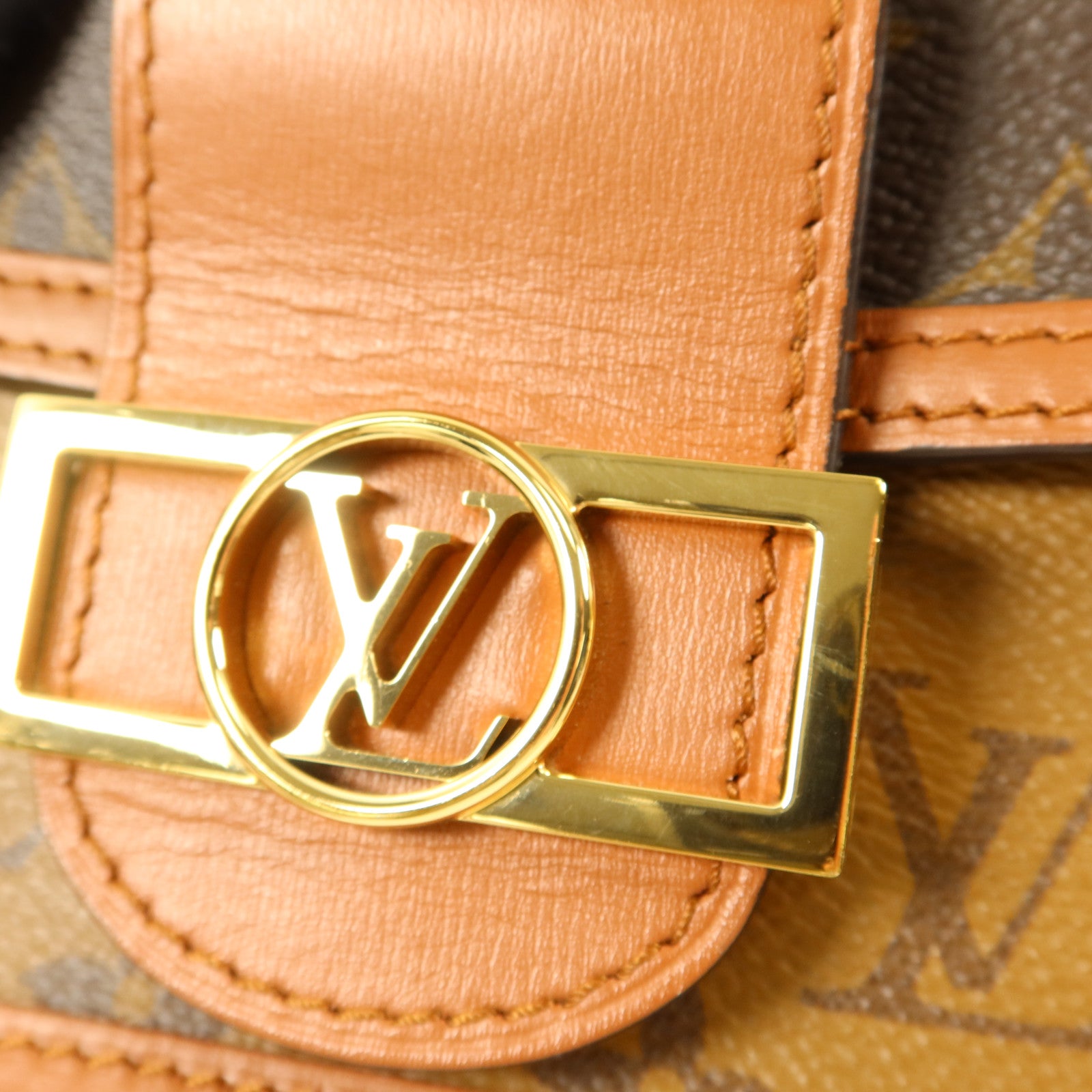 LOUIS VUITTON Monogram Reverse Dauphine Chain Wallet金扣鏈帶肩背袋