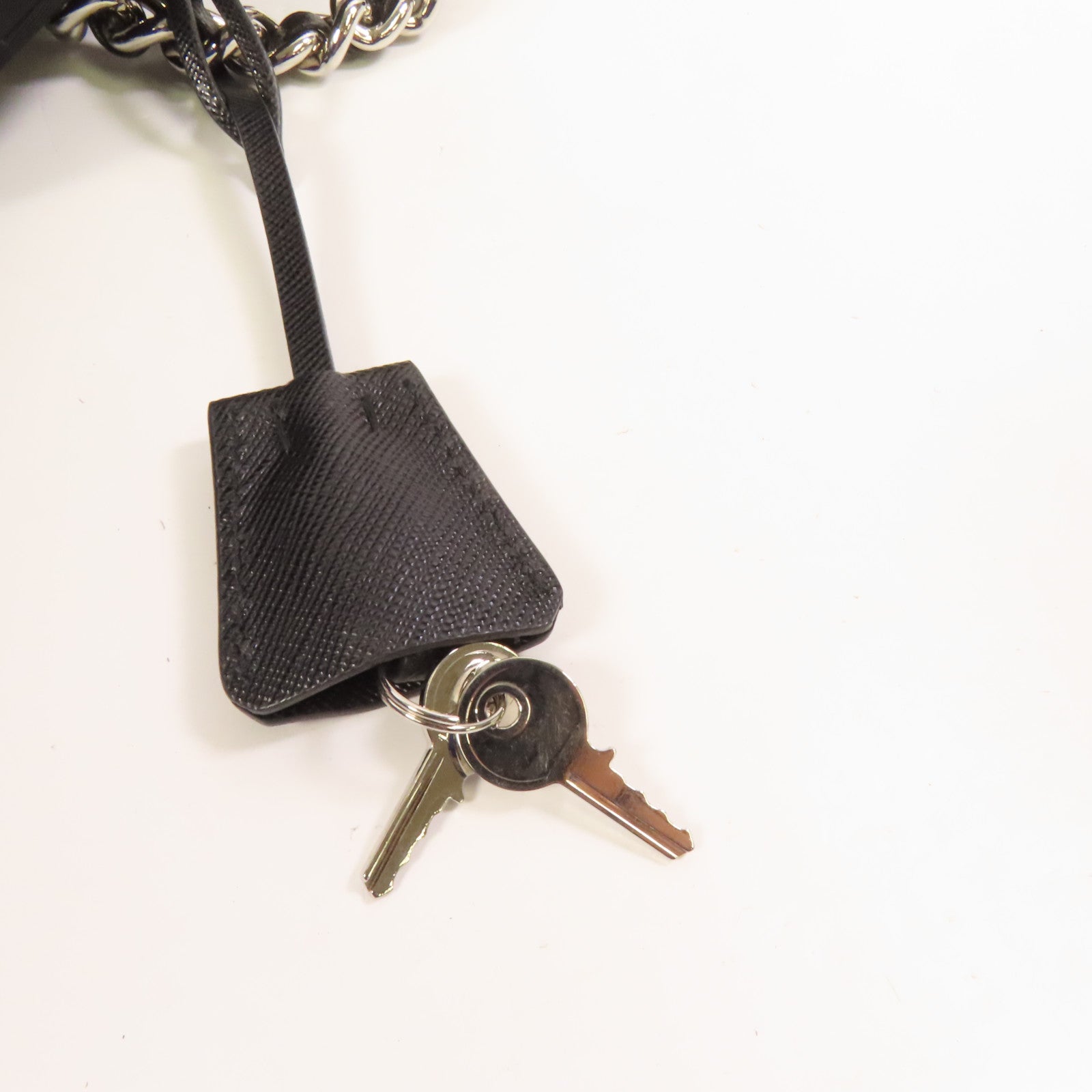 PRADA 尼龍Sholder Bag銀扣肩背袋