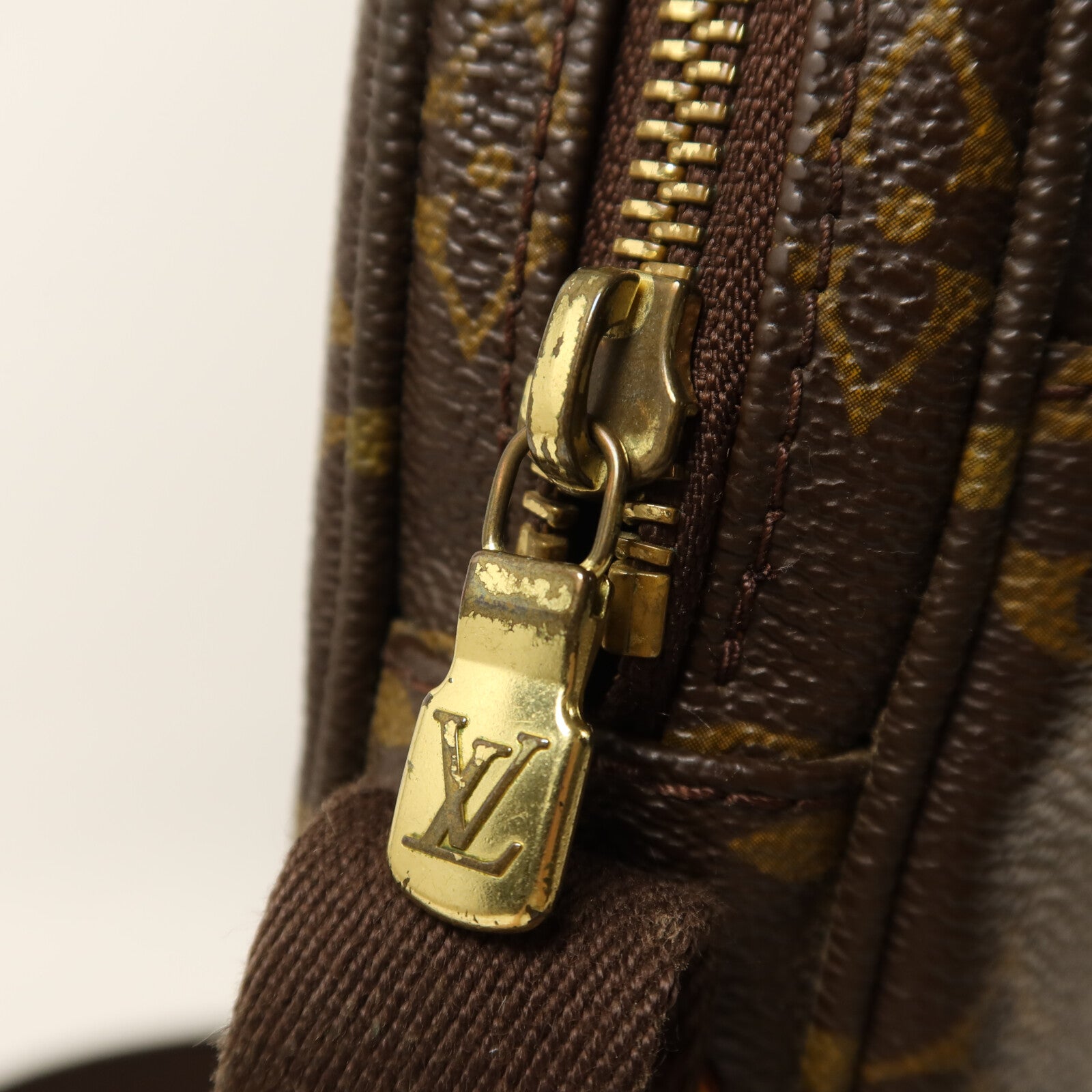 LOUIS VUITTON Monogram Trotteur Beaubourg金扣肩背袋
