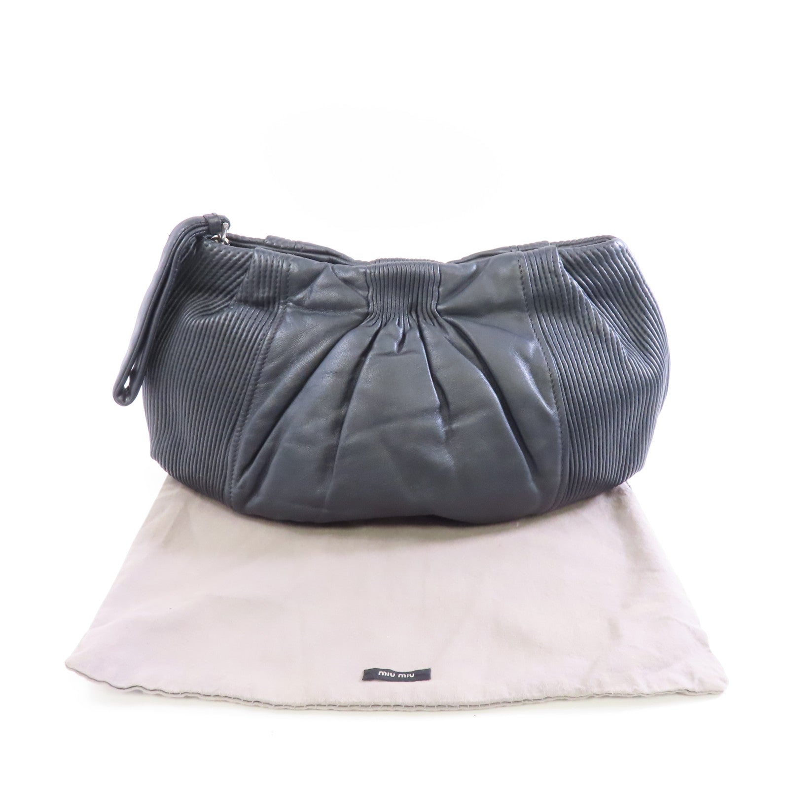 Miu Miu 羊皮皮革Clutch銀扣手拿包黑色