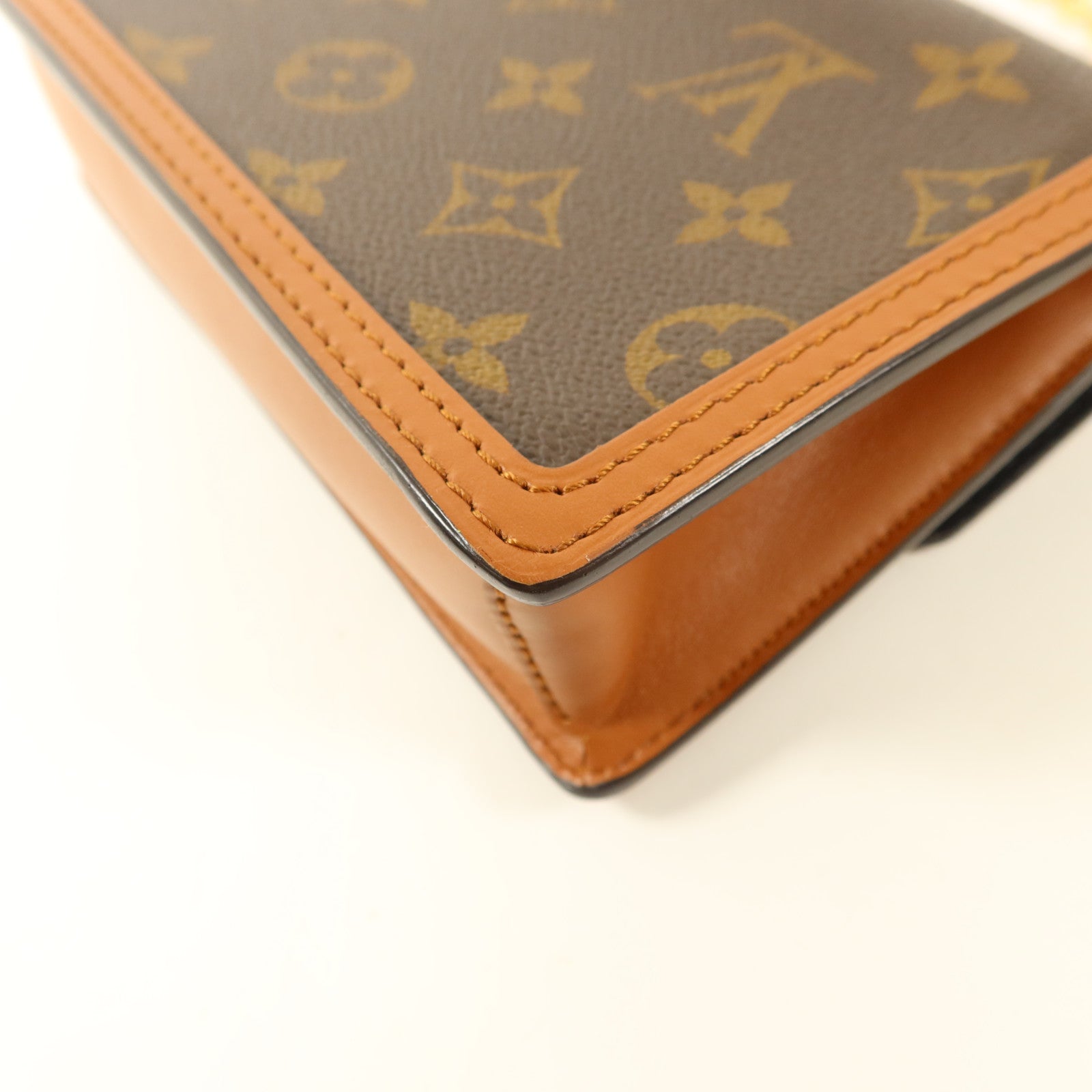 LOUIS VUITTON Monogram Reverse Dauphine Chain Wallet金扣鏈帶肩背袋