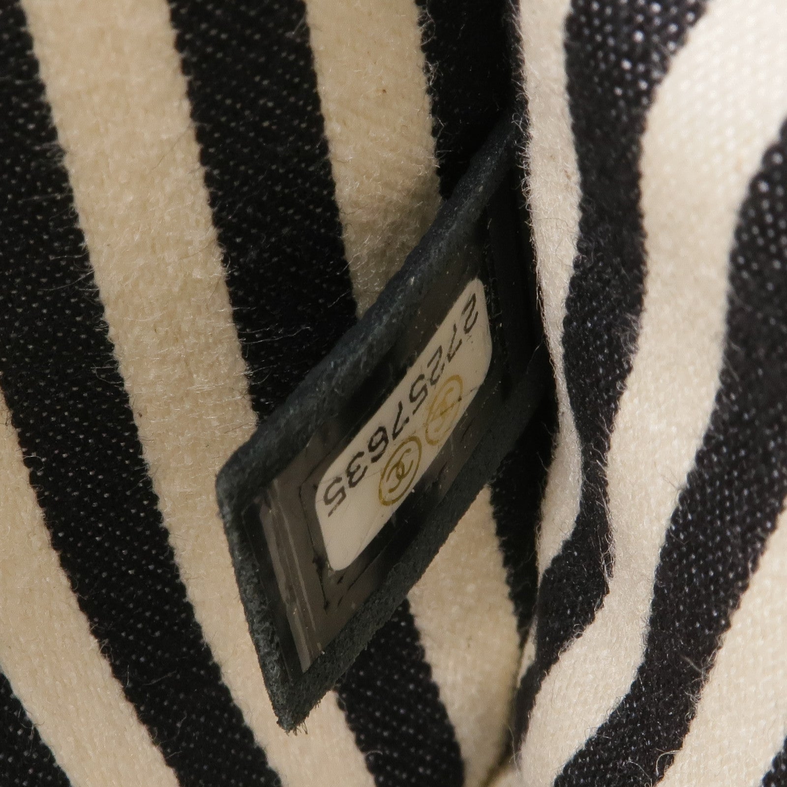 CHANEL 牛皮皮革Chain Shoulder金扣鏈帶肩背袋