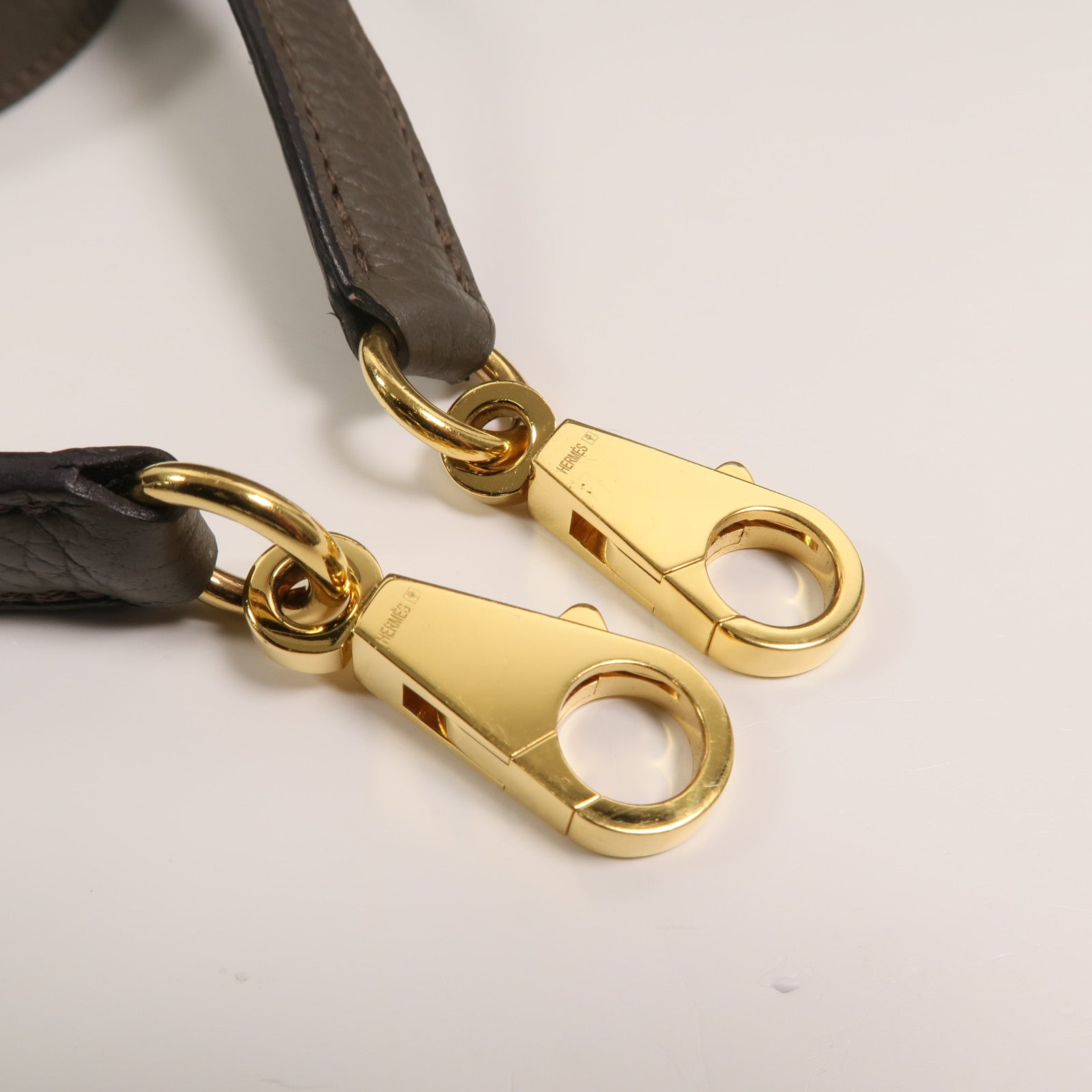 HERMES Togo皮革Bolide 31手挽袋Etain