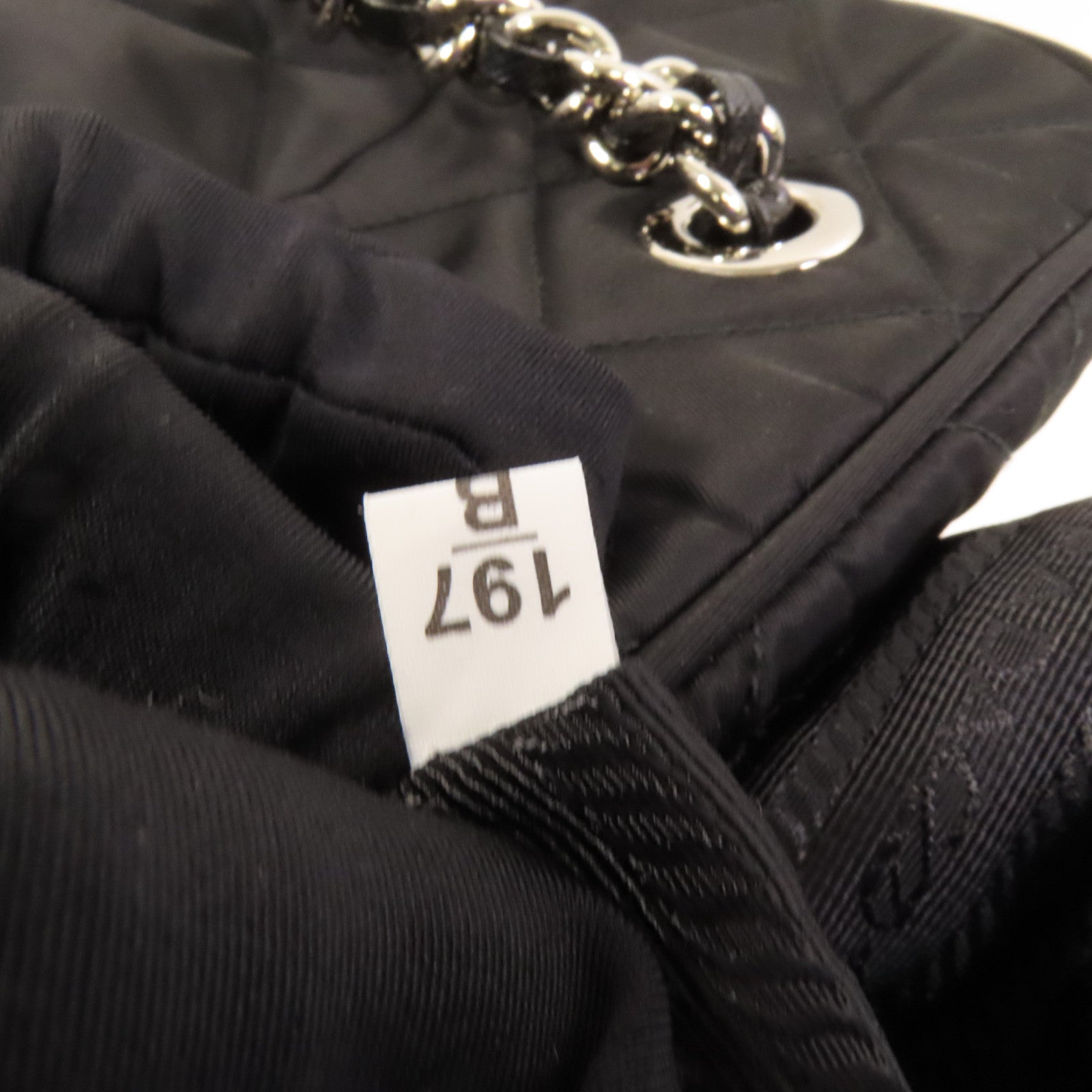 PRADA 尼龍Sholder Bag銀扣肩背袋