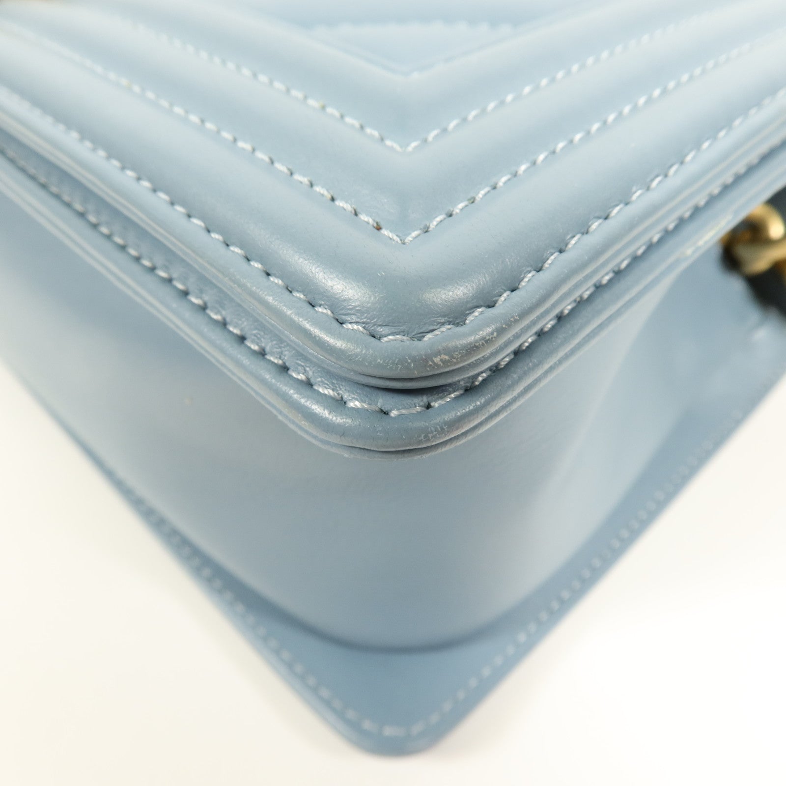 CHANEL 羊皮皮革Boy 25金扣鏈帶肩背袋