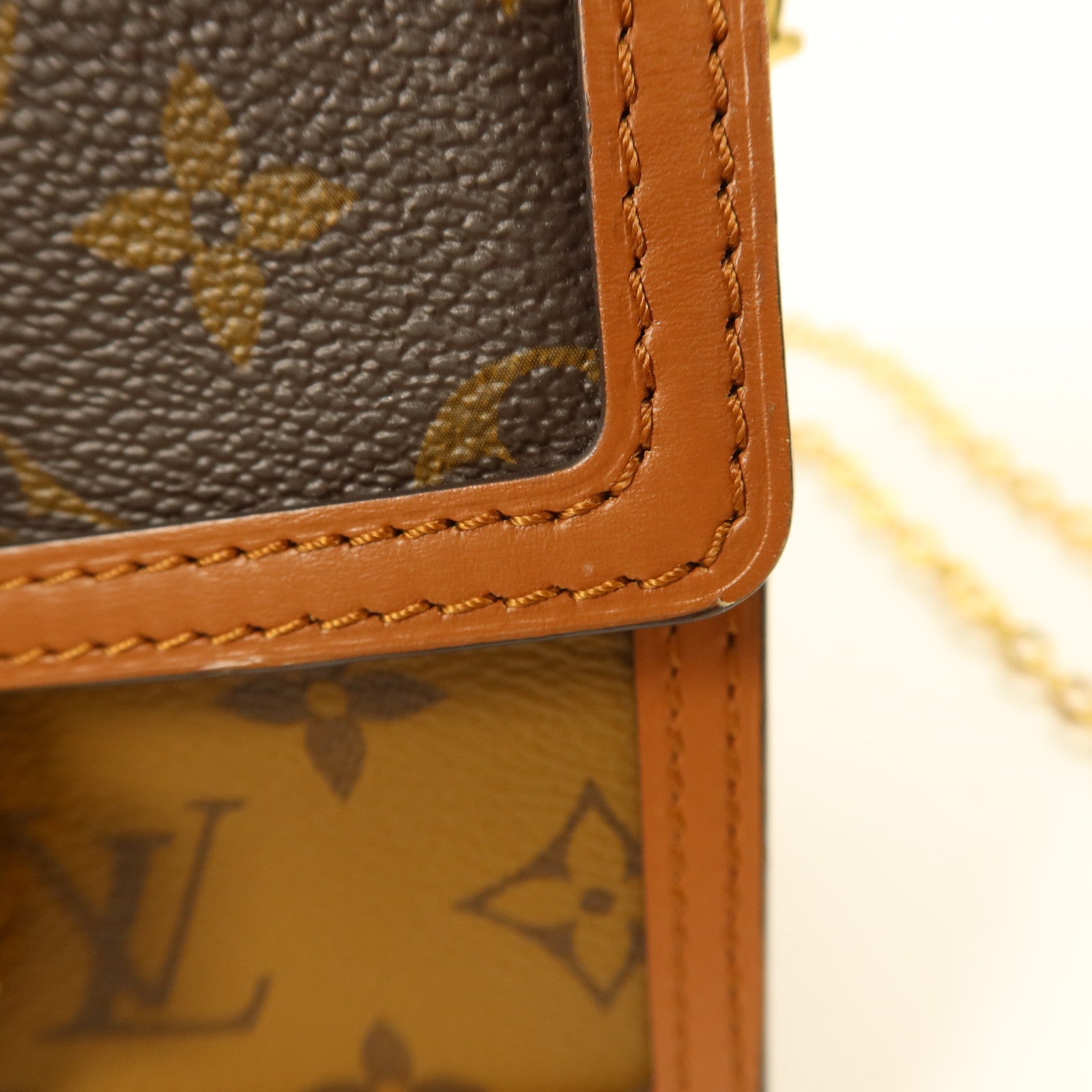LOUIS VUITTON Monogram Reverse Dauphine Chain Wallet金扣鏈帶肩背袋