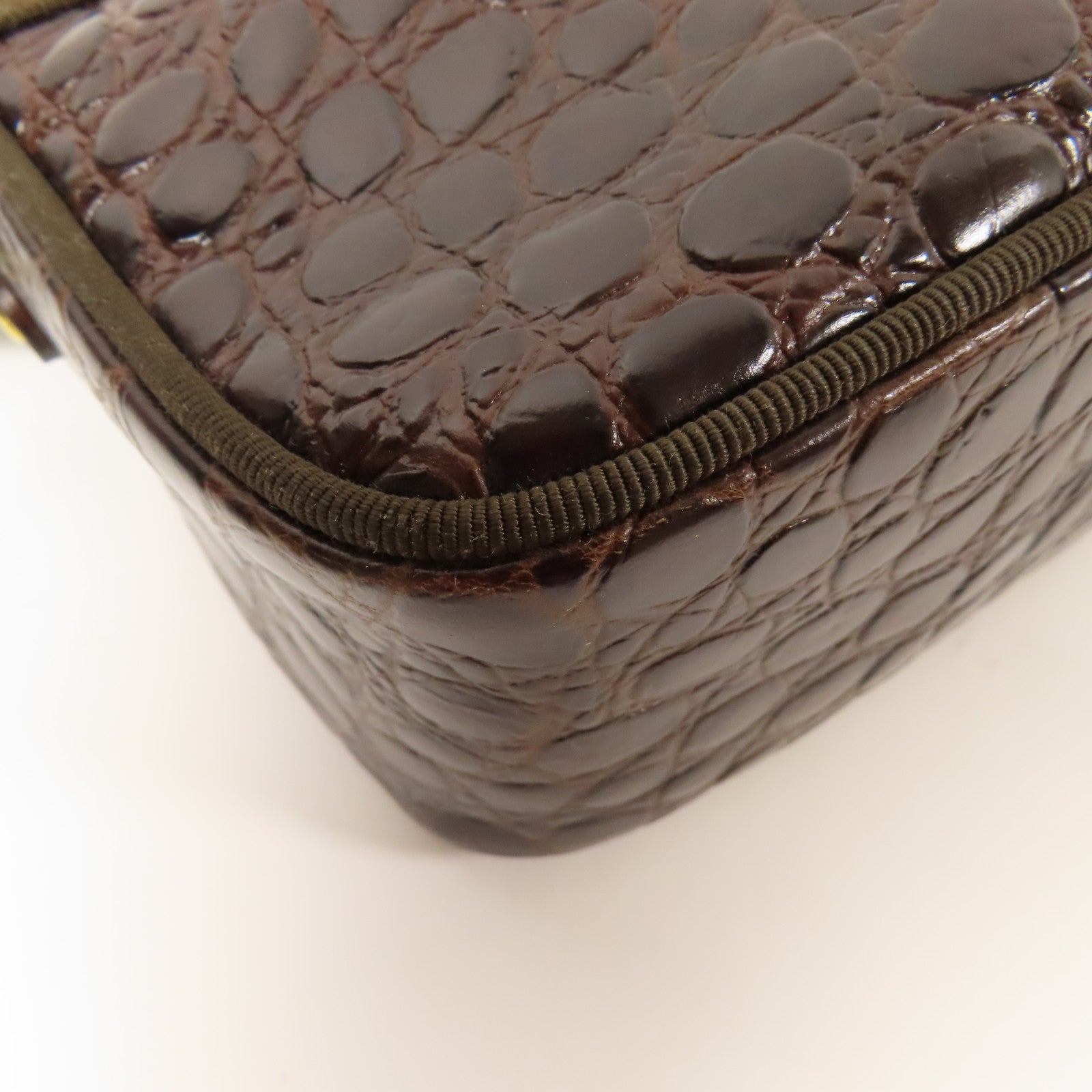 Salvatore Ferragamo 牛皮皮革Shoulder Bag金扣肩背袋