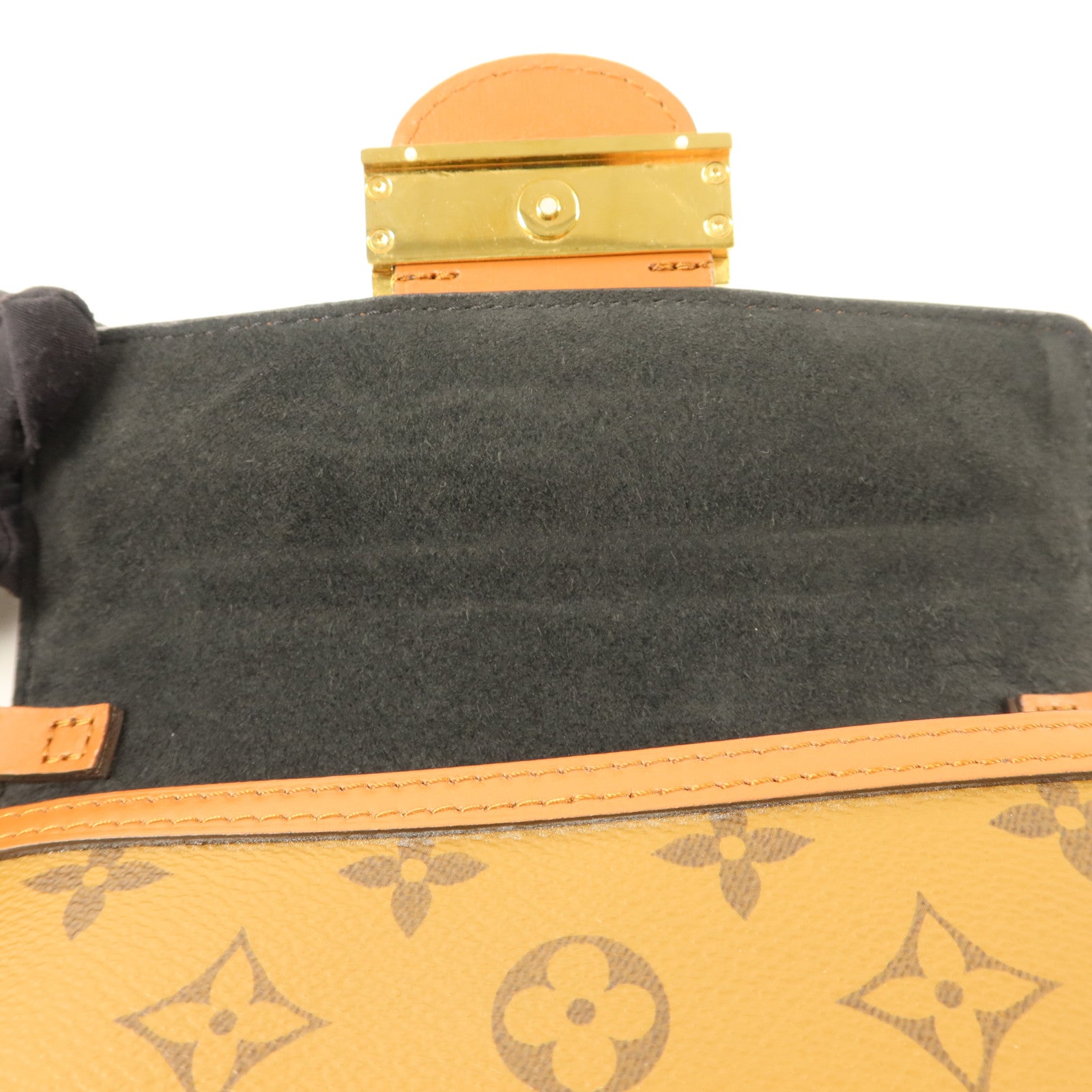 LOUIS VUITTON Monogram Reverse Dauphine Chain Wallet金扣鏈帶肩背袋