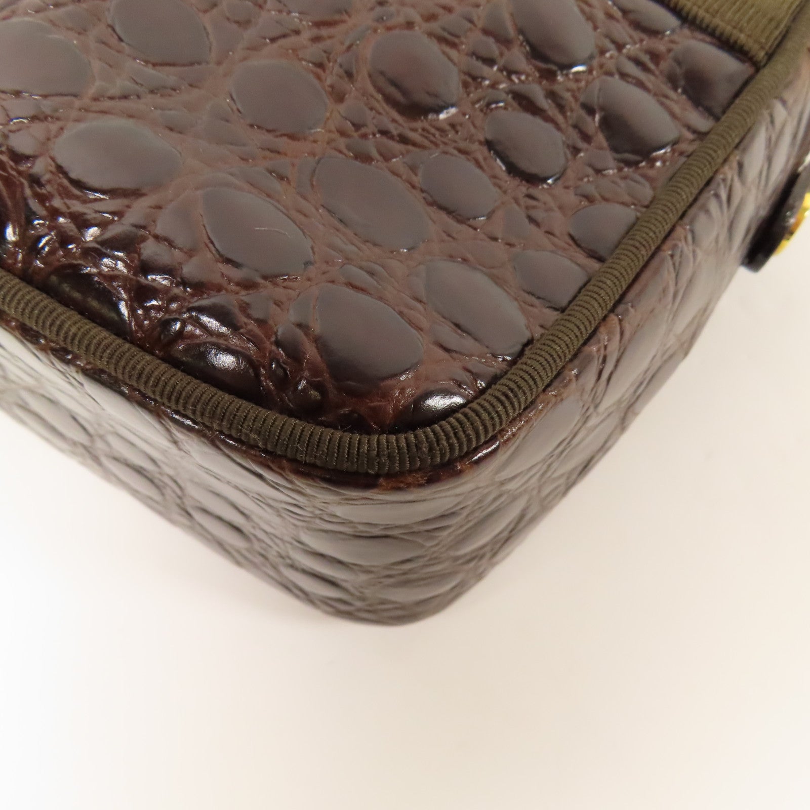 Salvatore Ferragamo 牛皮皮革Shoulder Bag金扣肩背袋