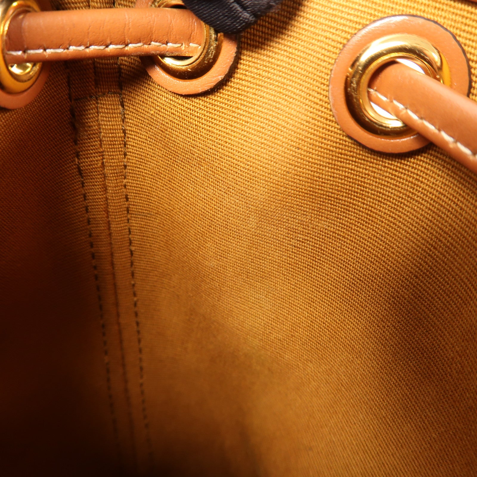 CELINE 塗層帆布Triomphe Bucket Bag金扣肩背袋