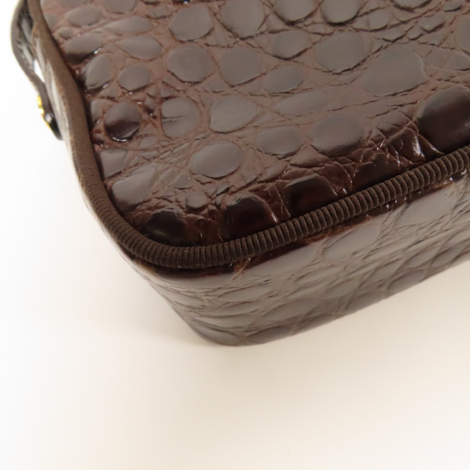 Salvatore Ferragamo 牛皮皮革Shoulder Bag金扣肩背袋