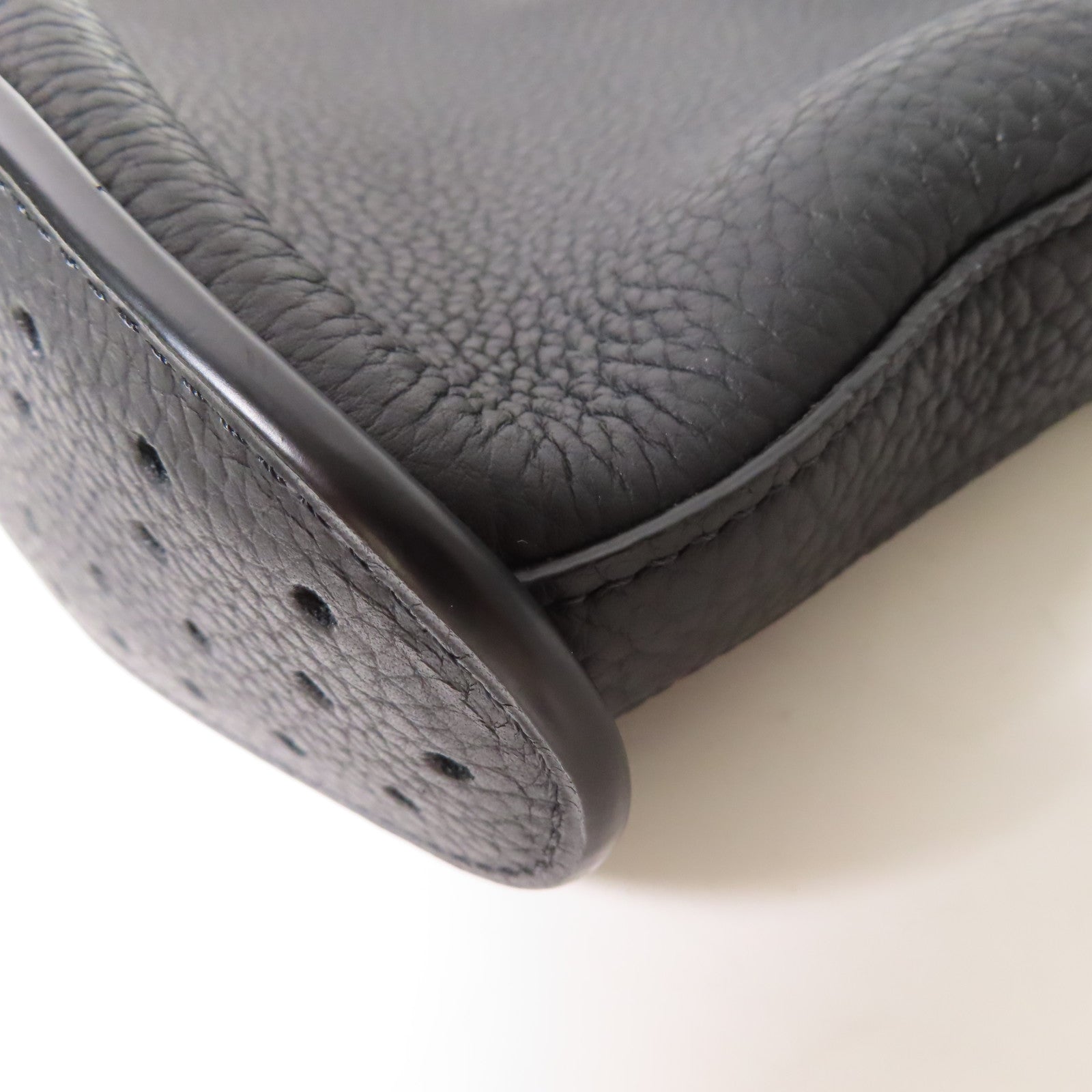 Delvaux 牛皮皮革Taurillon Soft Delvaux Pin Swing金扣手挽肩背兩用袋黑色