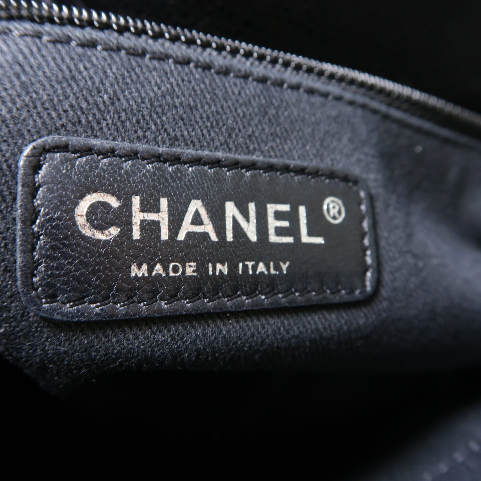 CHANEL **【激減優惠】菱格Caviar皮革Chain Shoulder銀扣鏈帶肩背袋黑色