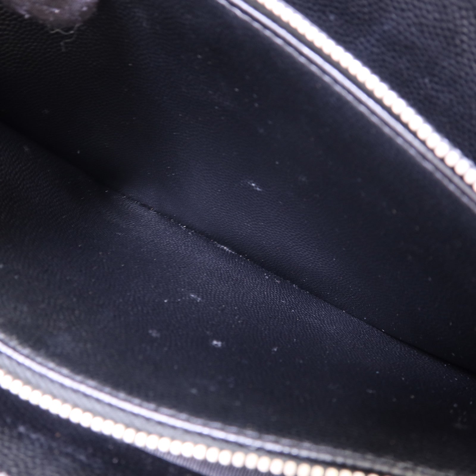 CHANEL 牛皮皮革Pouch銀扣小袋