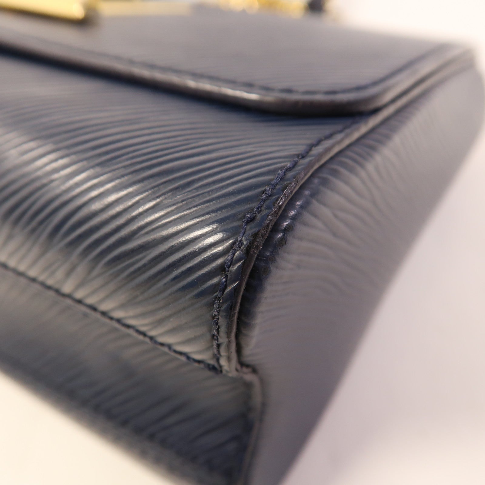 LOUIS VUITTON Epi Twist MM金扣鏈帶肩背袋