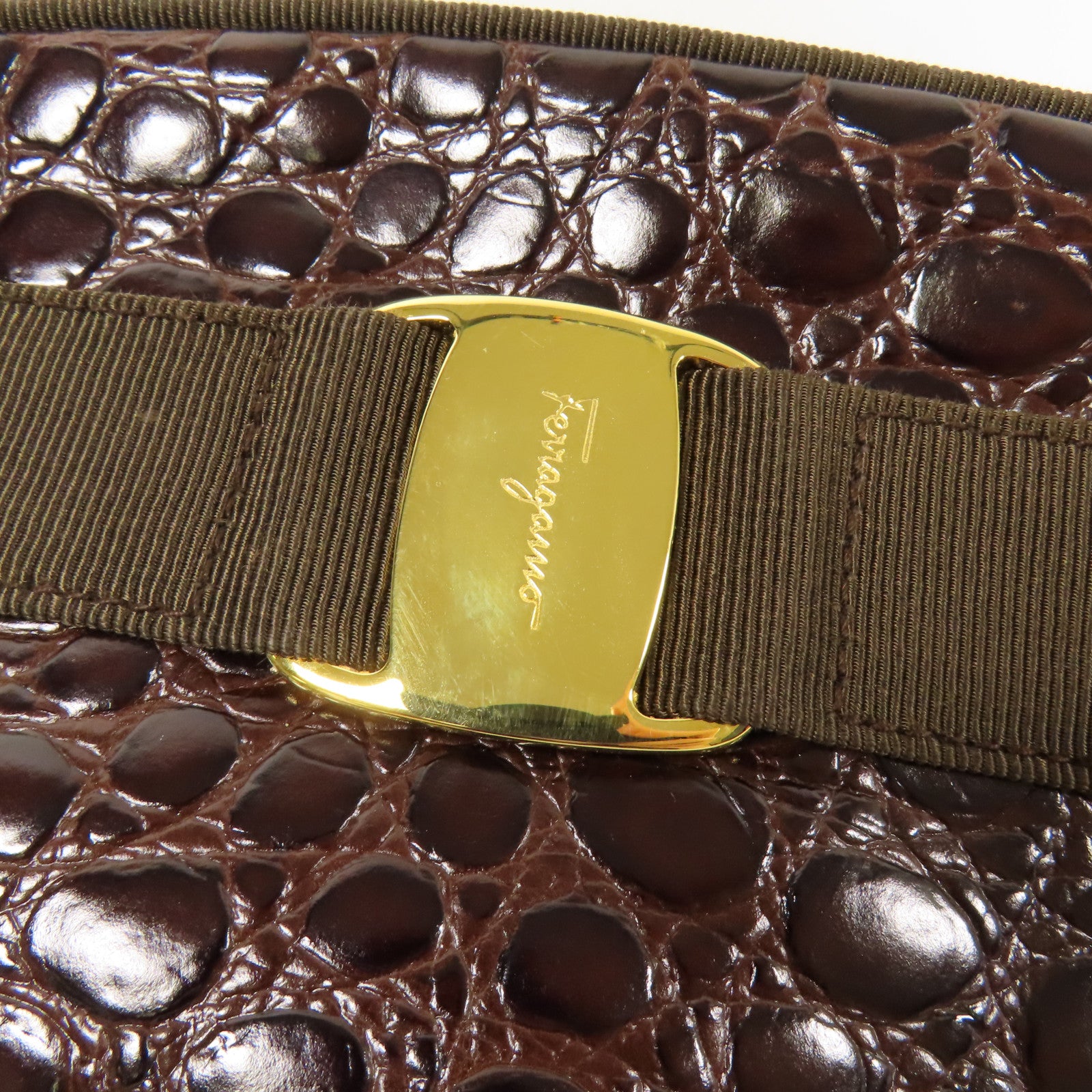 Salvatore Ferragamo 牛皮皮革Shoulder Bag金扣肩背袋