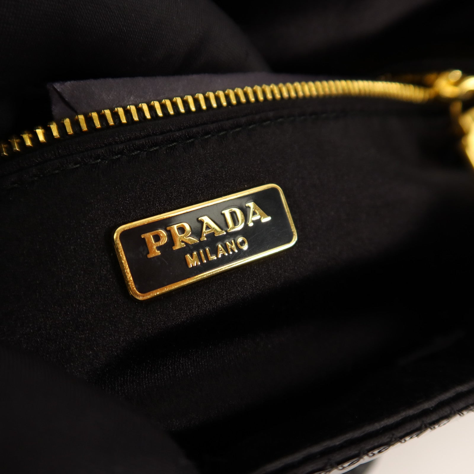 PRADA 珠片Clutch手拿包