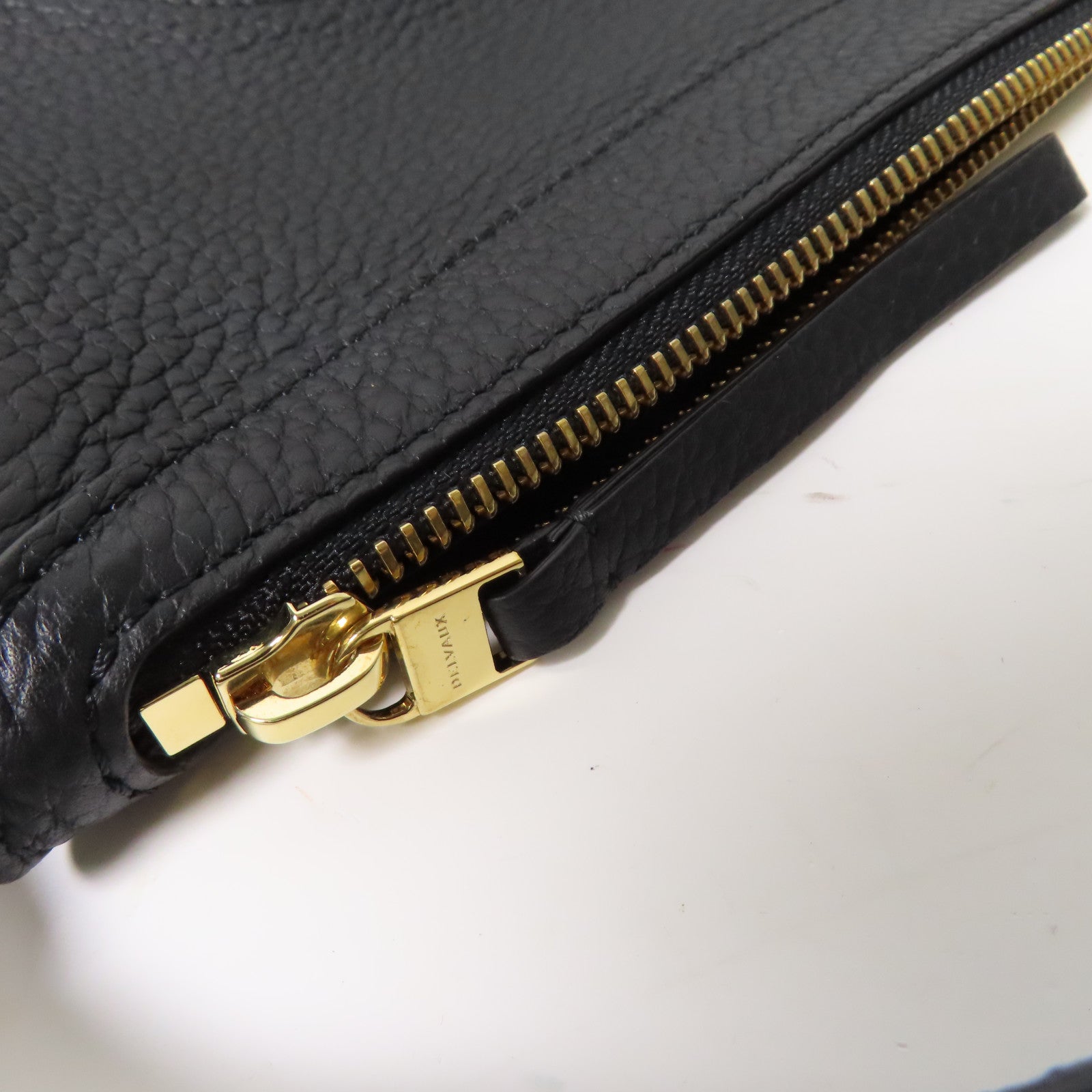 Delvaux 牛皮皮革Taurillon Soft Delvaux Pin Swing金扣手挽肩背兩用袋黑色