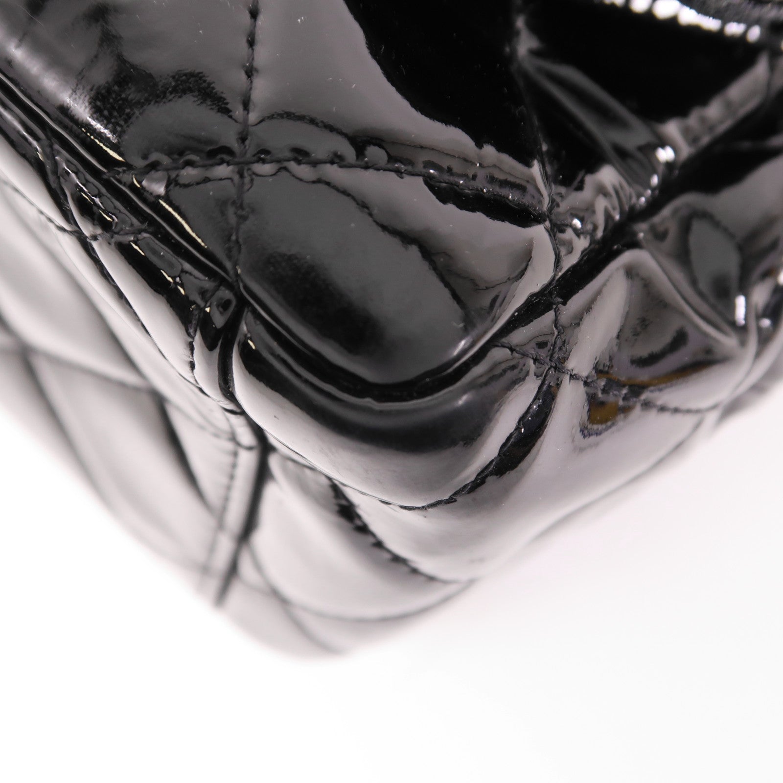 CHANEL 漆皮皮革Maxi Classic銀扣鏈帶肩背袋