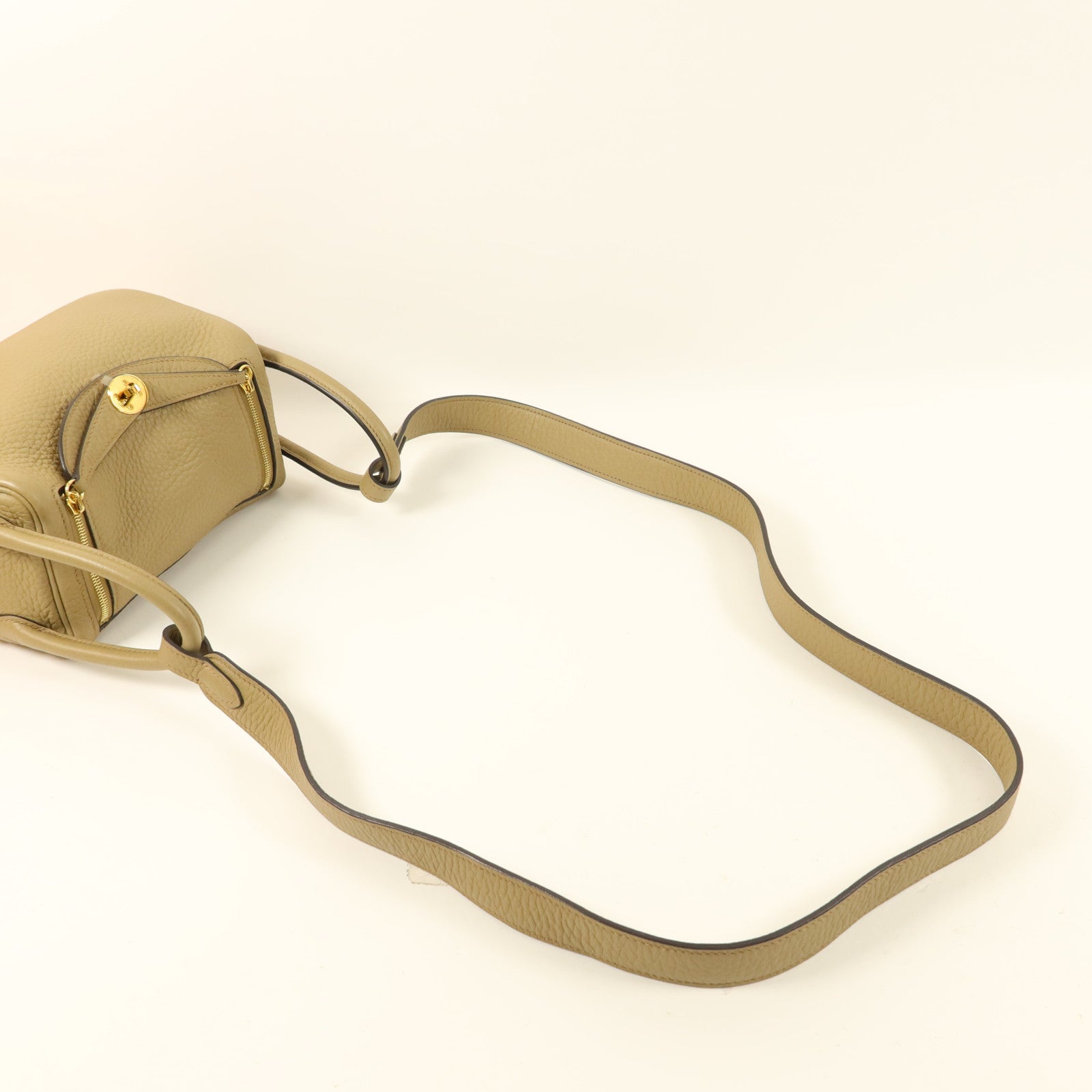 HERMES Clemence皮革Mini Lindy金扣手挽肩背兩用袋Beige Marfa