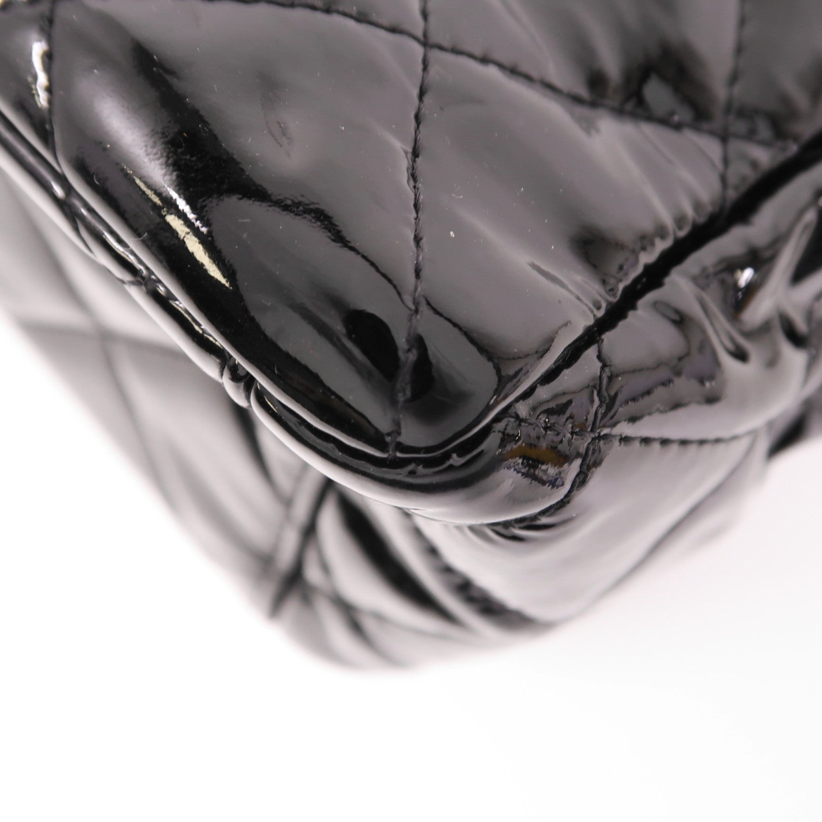 CHANEL 漆皮皮革Maxi Classic銀扣鏈帶肩背袋