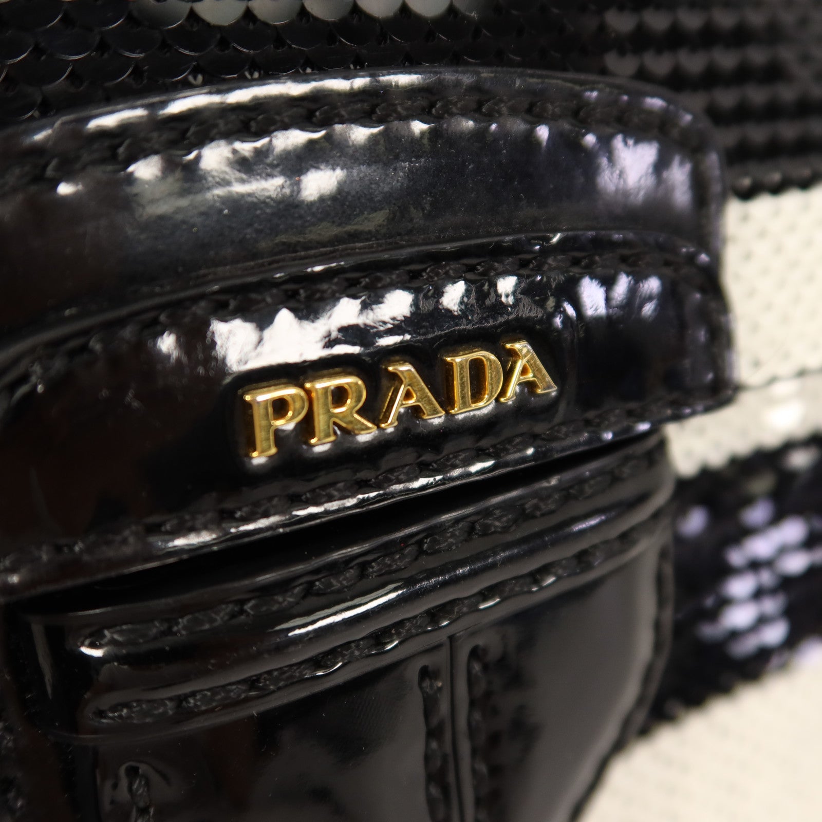PRADA 珠片Clutch手拿包