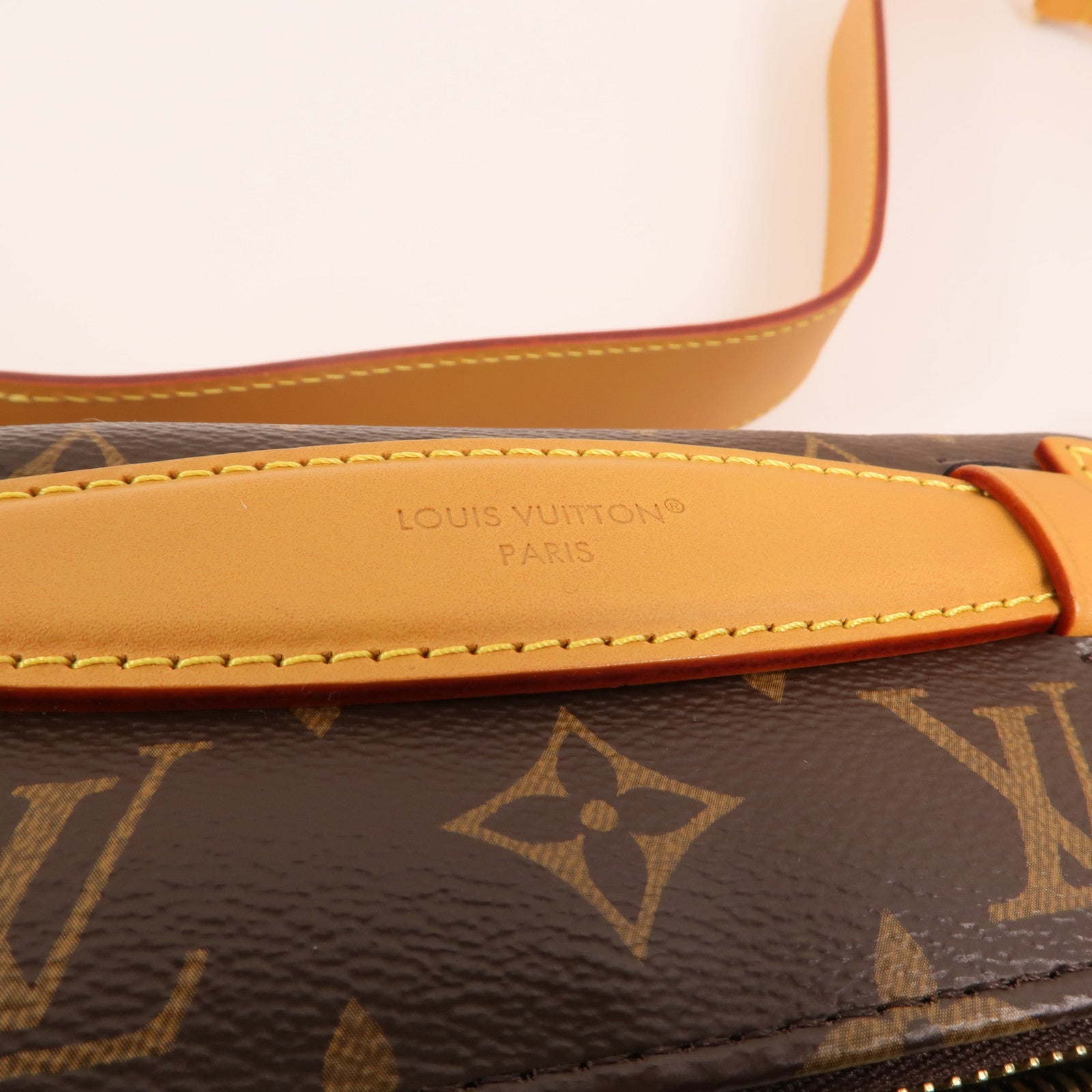 LOUIS VUITTON Monogram Rush Bumbag金扣腰包