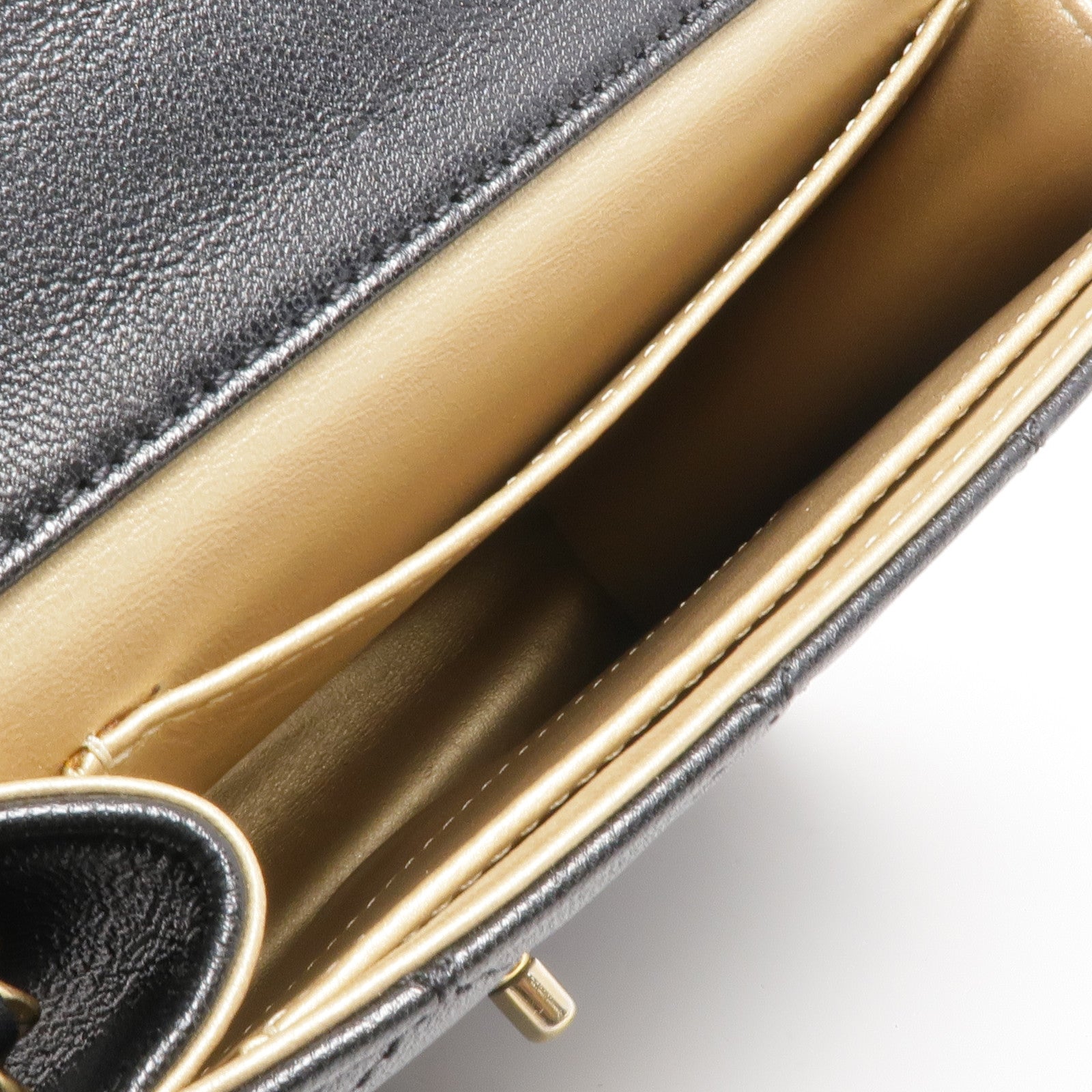 CHANEL 牛皮皮革Chain Shoulder金扣鏈帶肩背袋